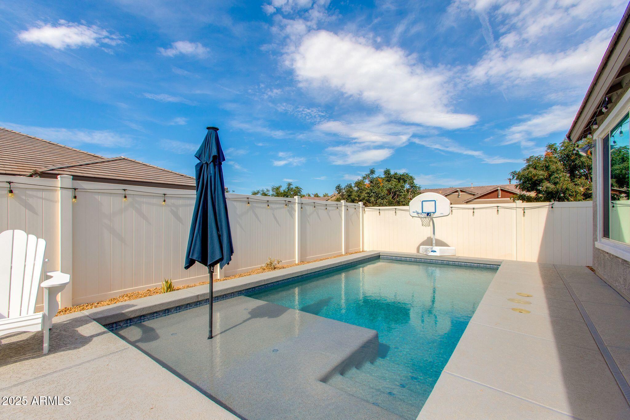 2528 E ALTA VISTA Road