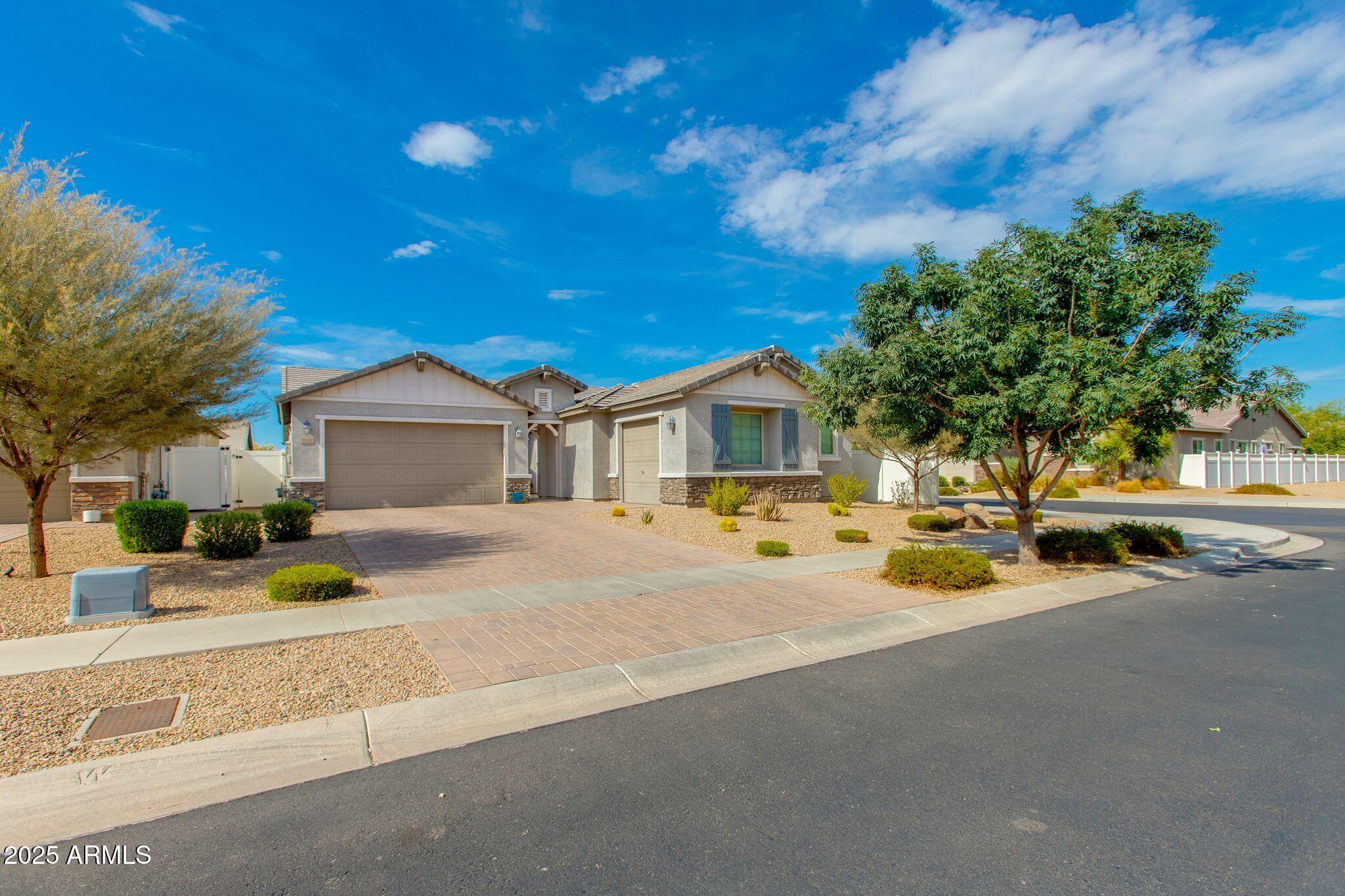 2528 E ALTA VISTA Road