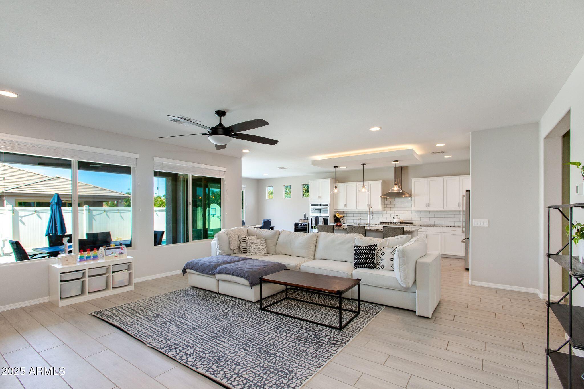 2528 E ALTA VISTA Road