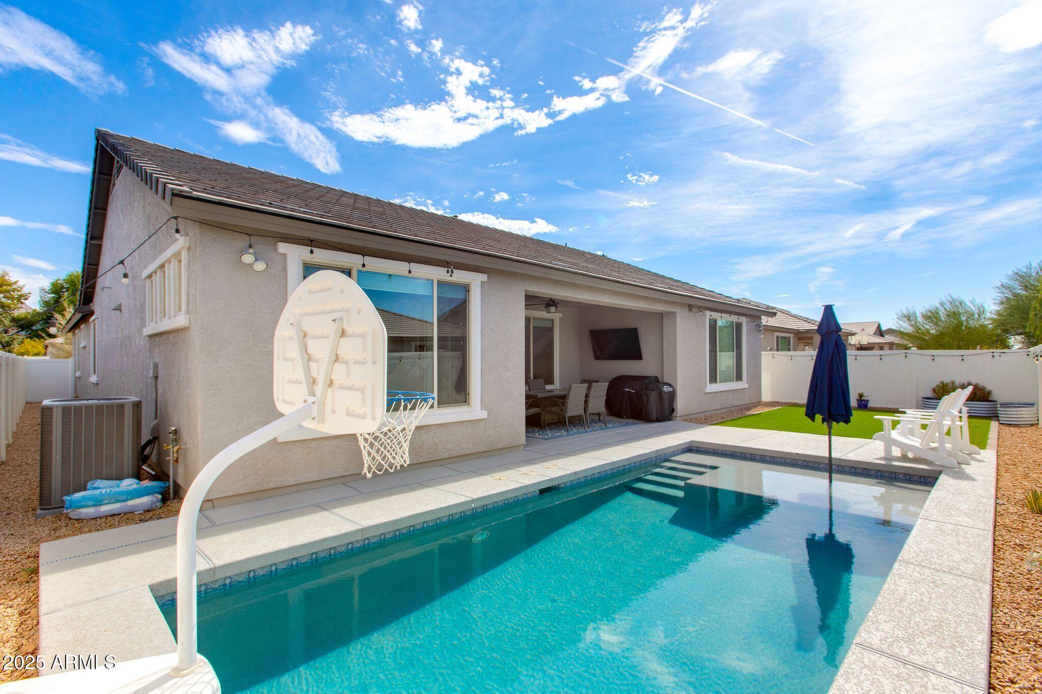 2528 E ALTA VISTA Road