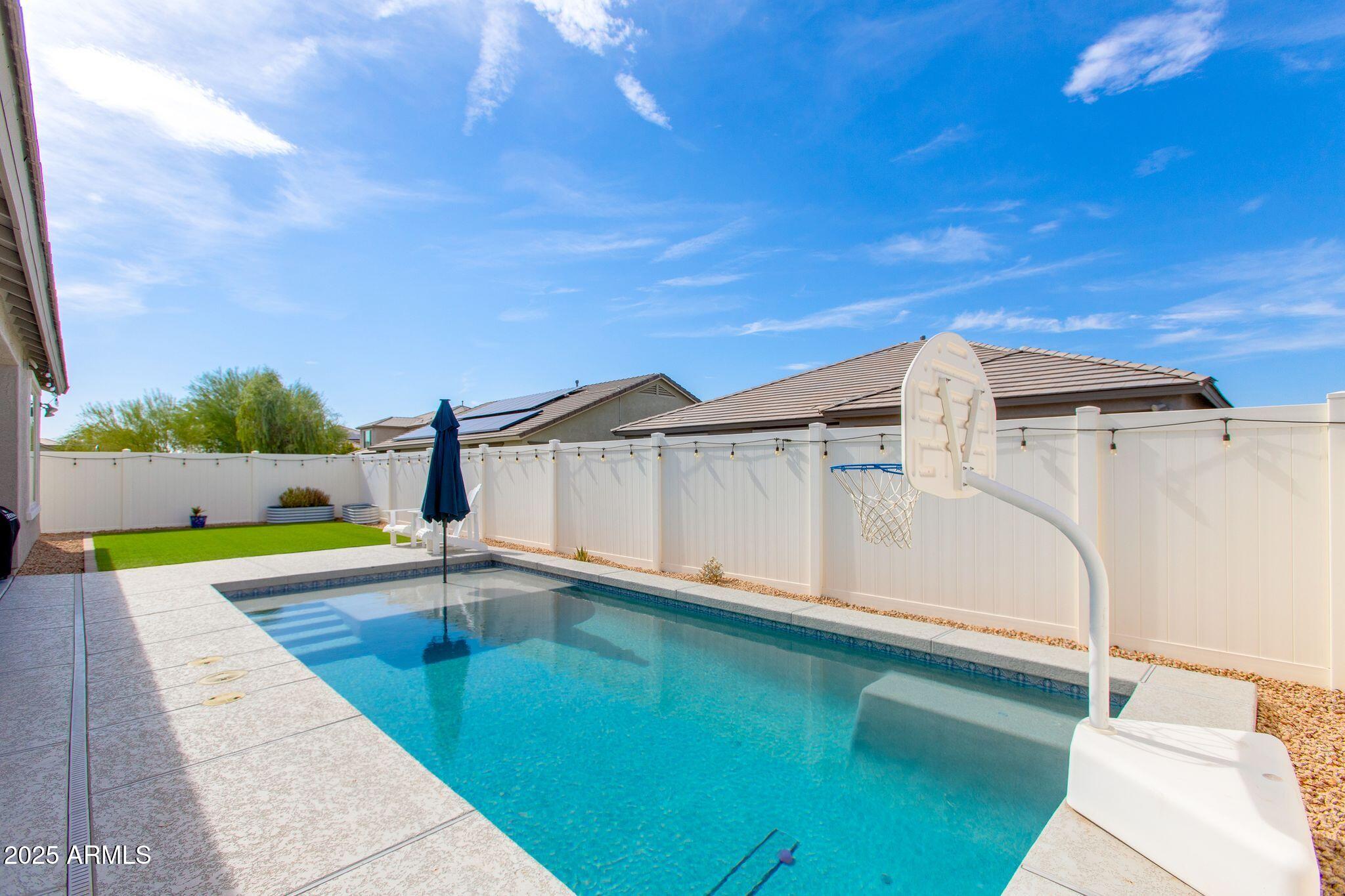 2528 E ALTA VISTA Road