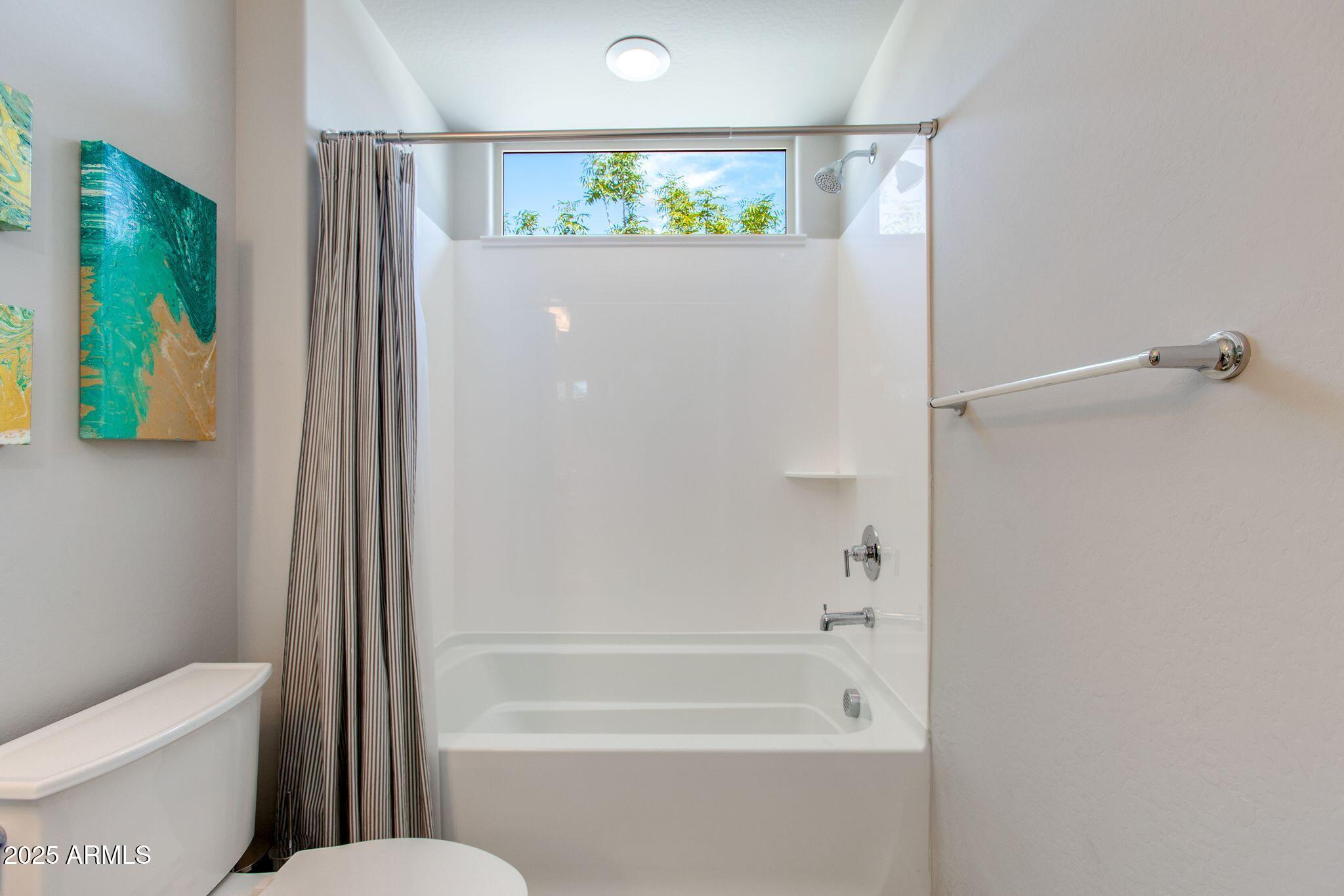 2528 E ALTA VISTA Road