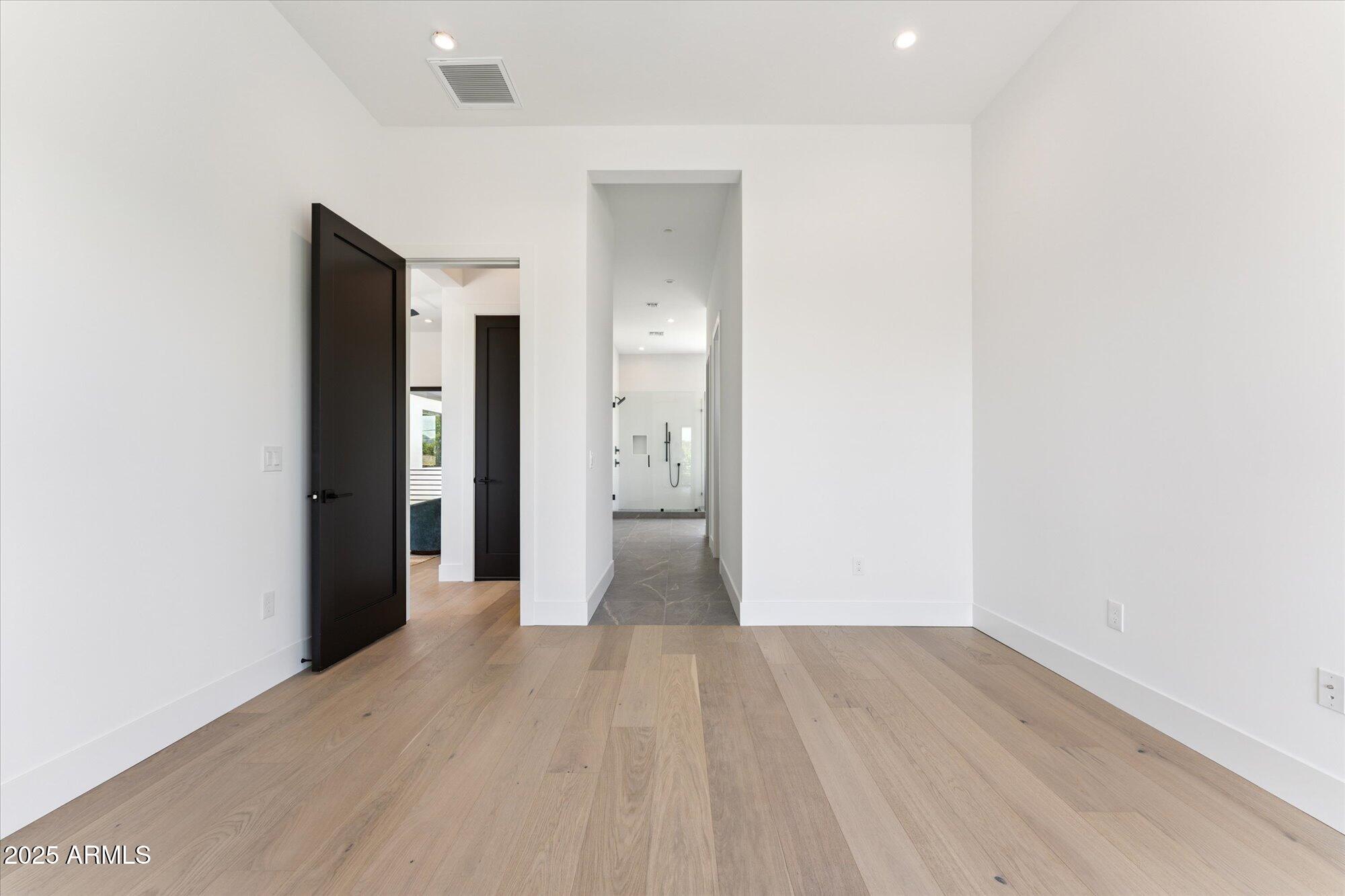 4546 E GLENROSA Avenue