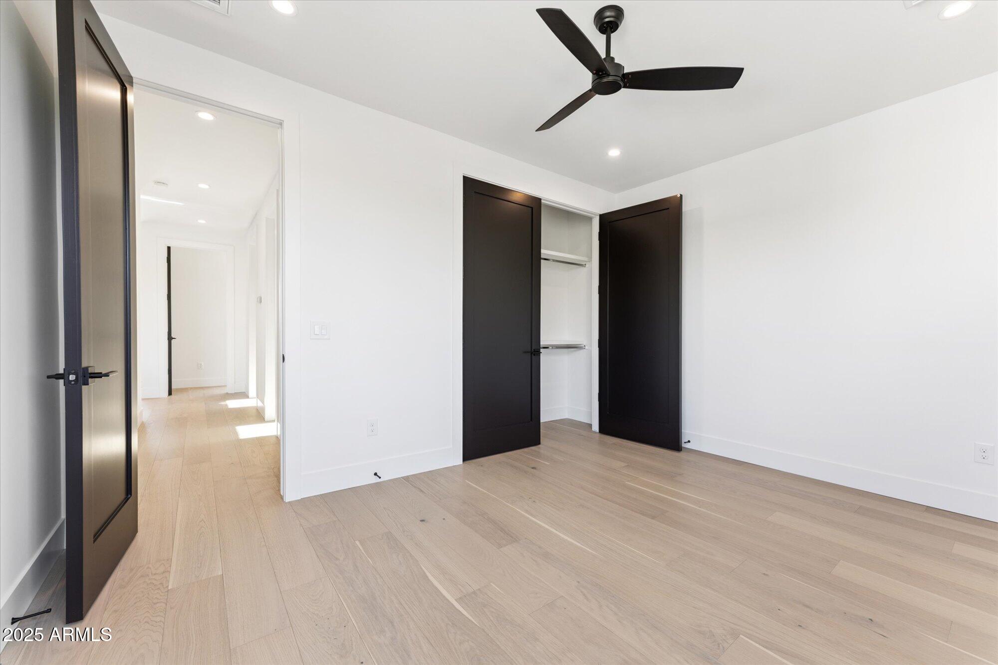 4546 E GLENROSA Avenue