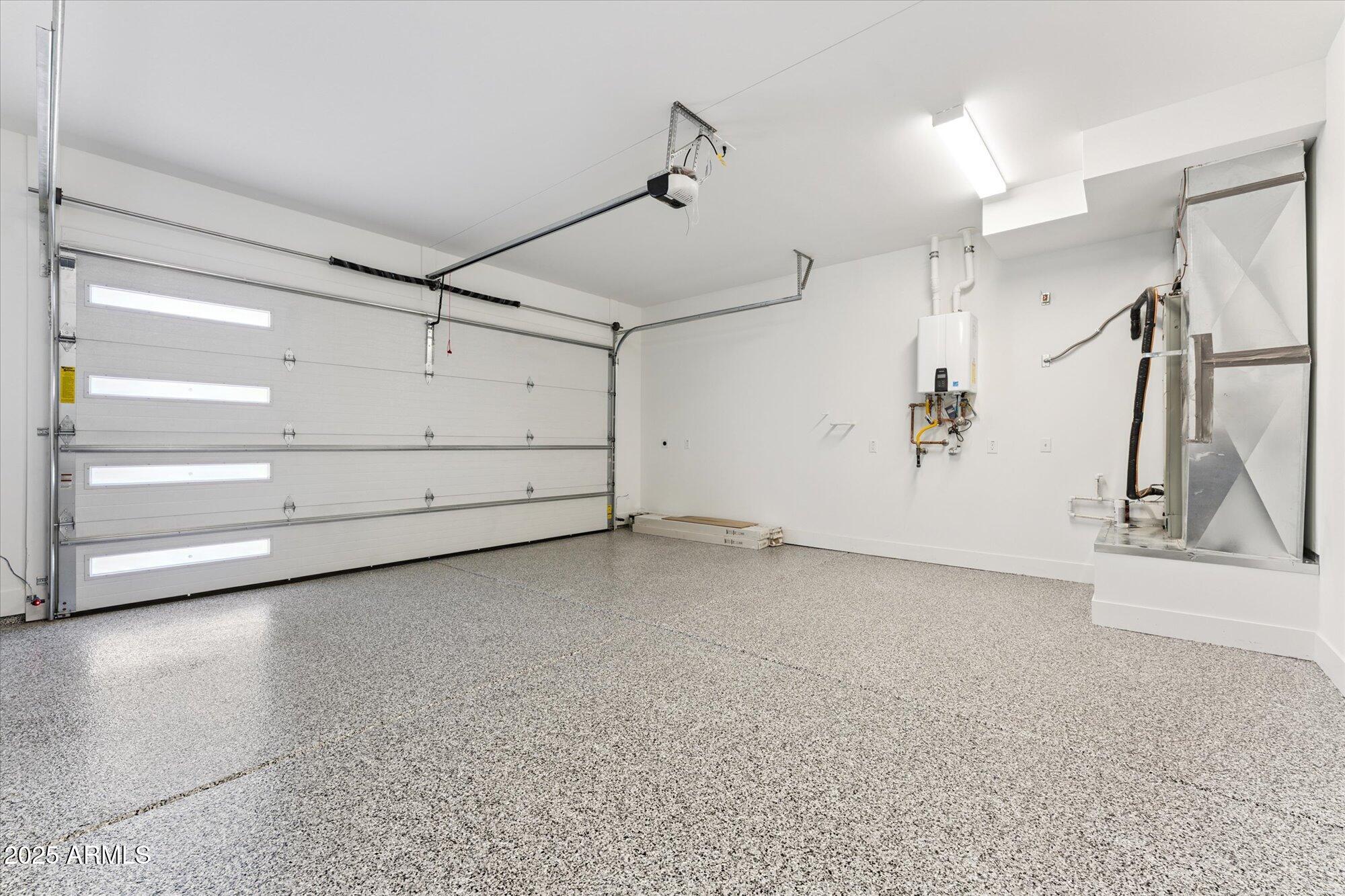 4546 E GLENROSA Avenue