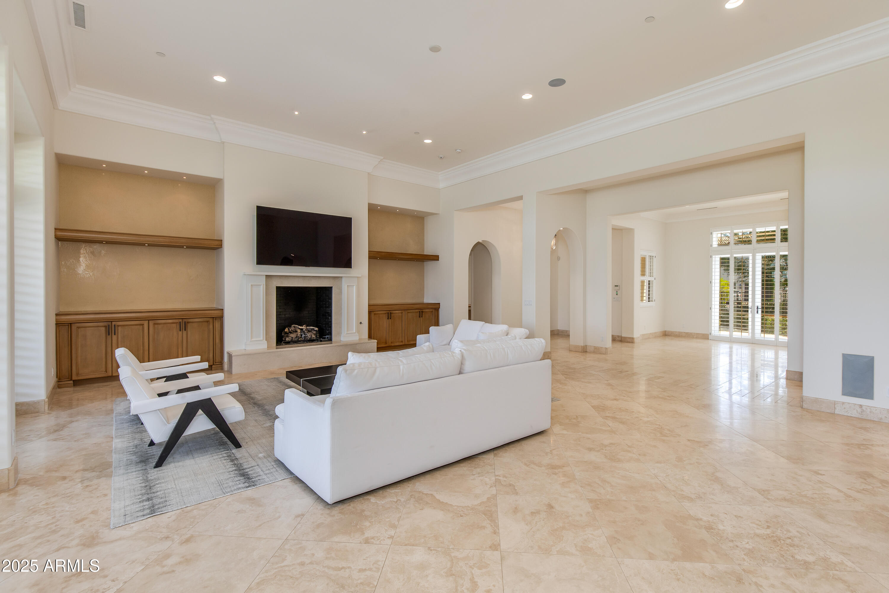 3905 E SIERRA VISTA Drive