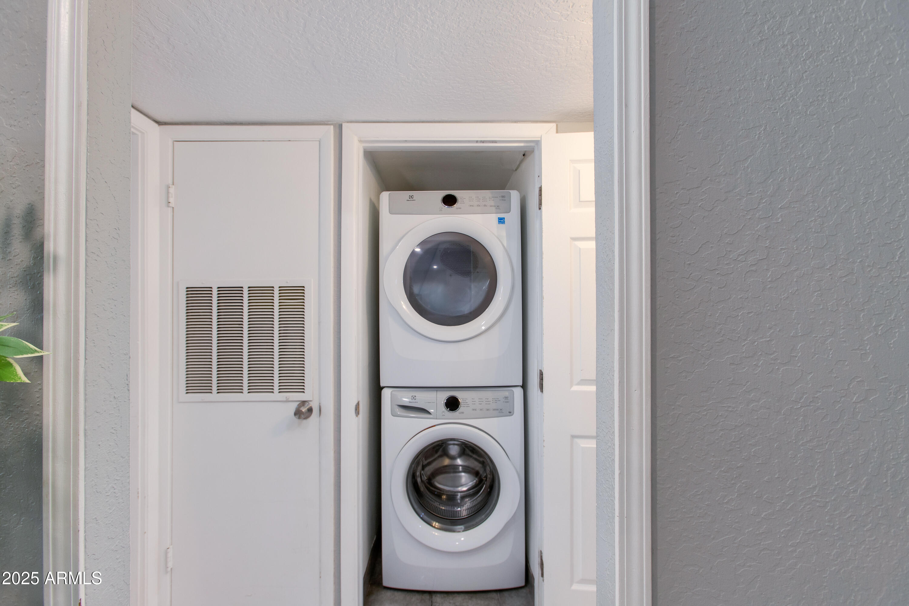 4201 E CAMELBACK Road, 41