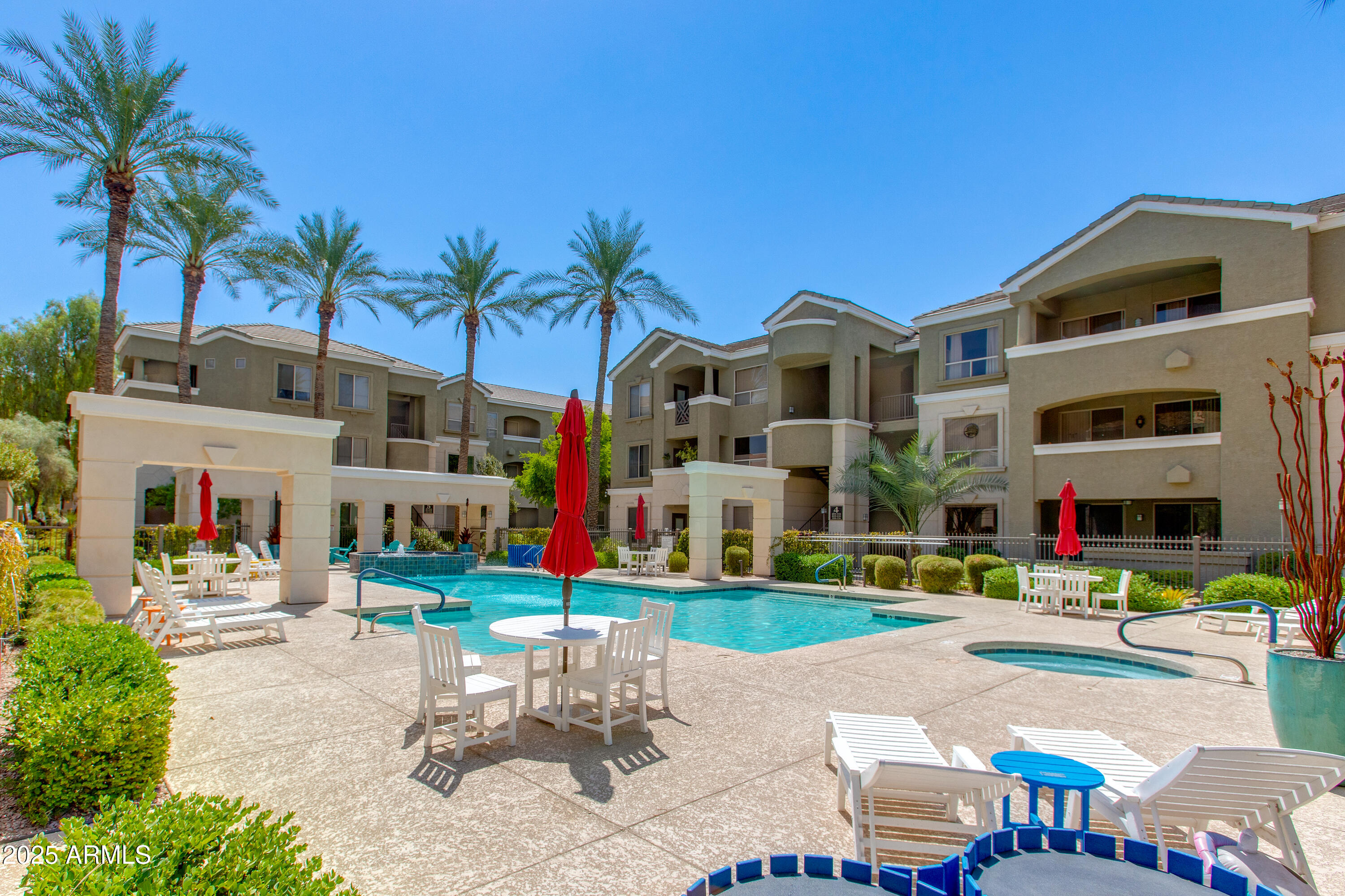 5303 N 7TH Street, 206