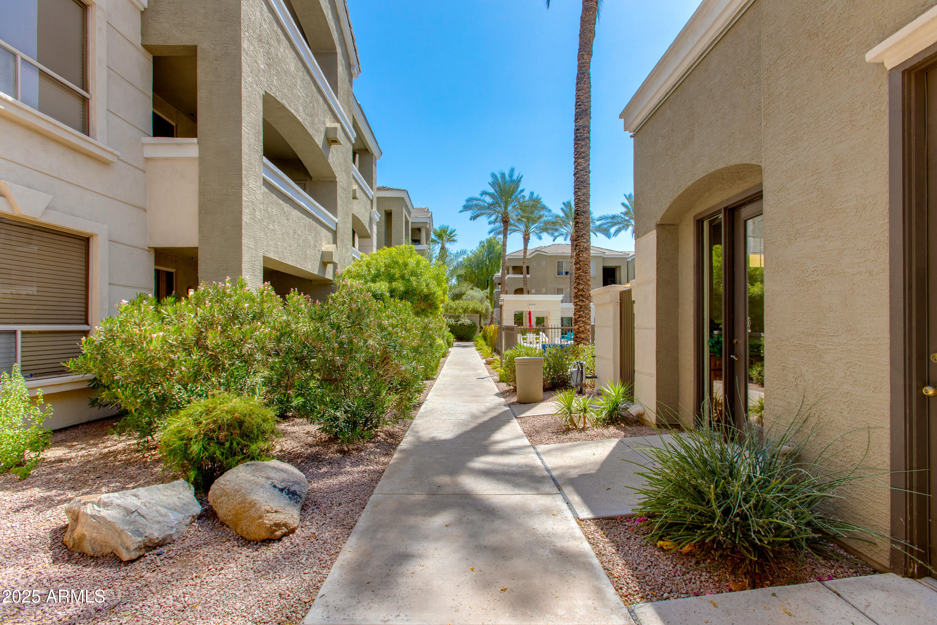 5303 N 7TH Street, 206