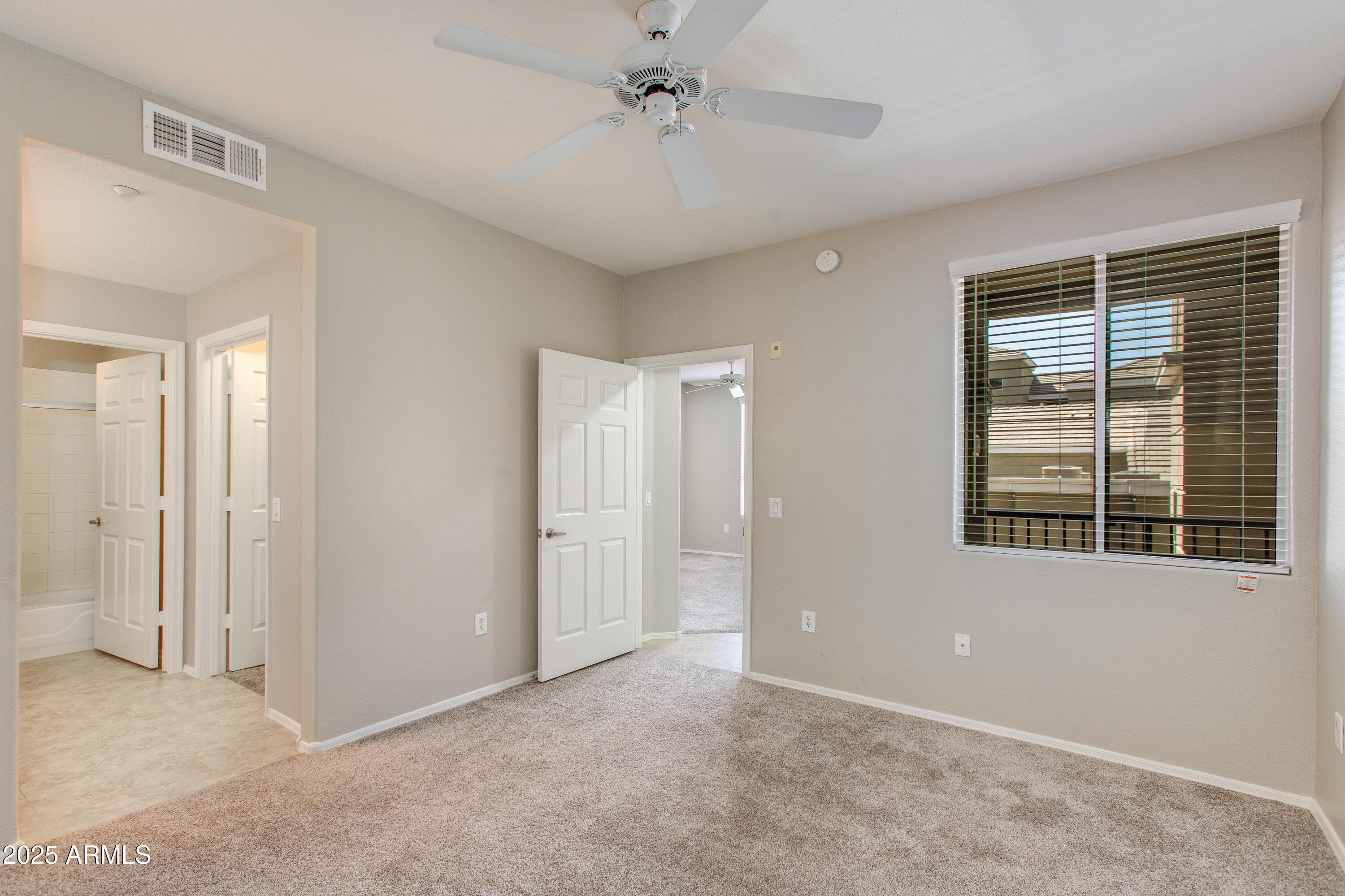 5303 N 7TH Street, 206