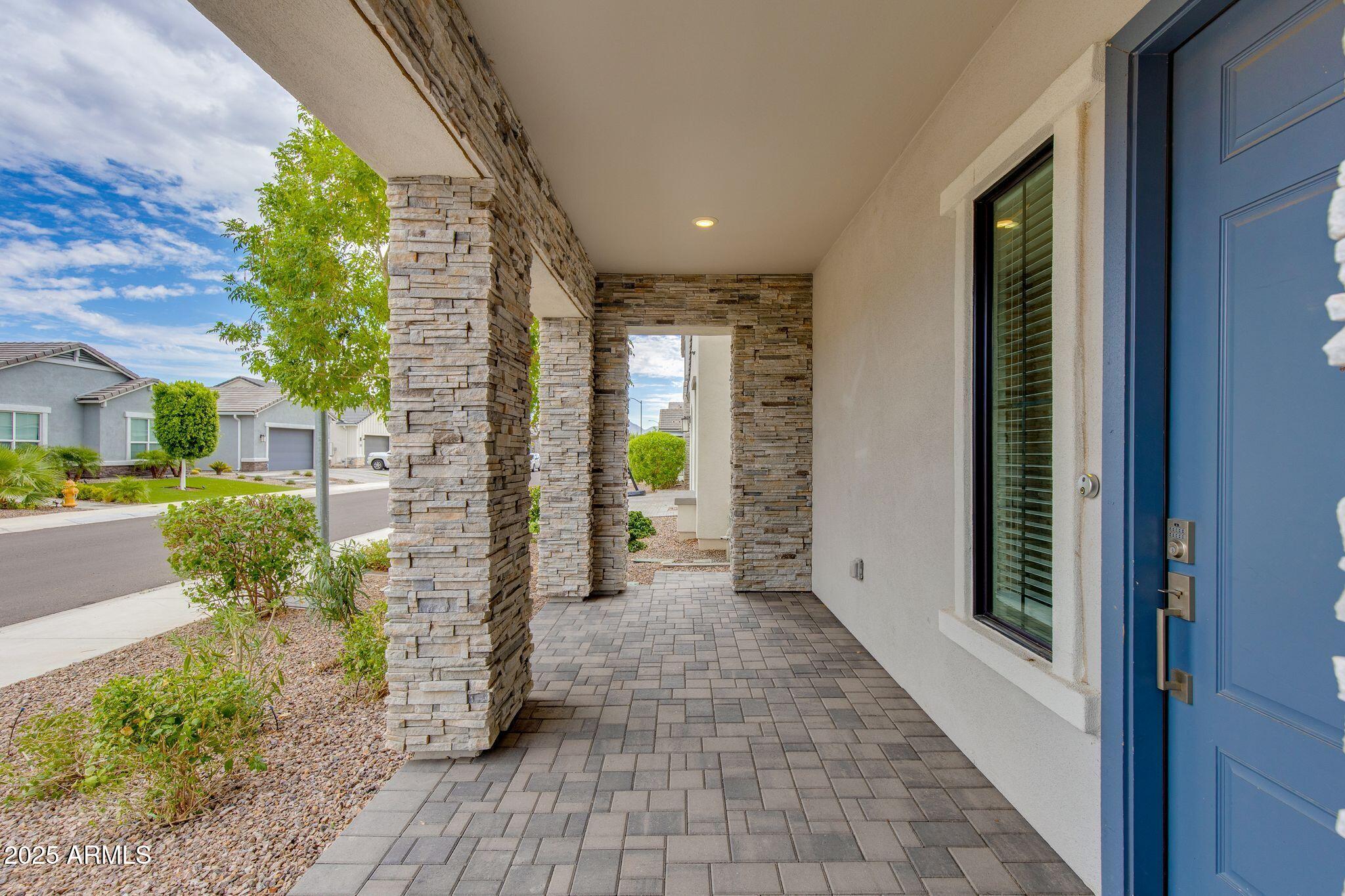 4819 E PADDOCK Place