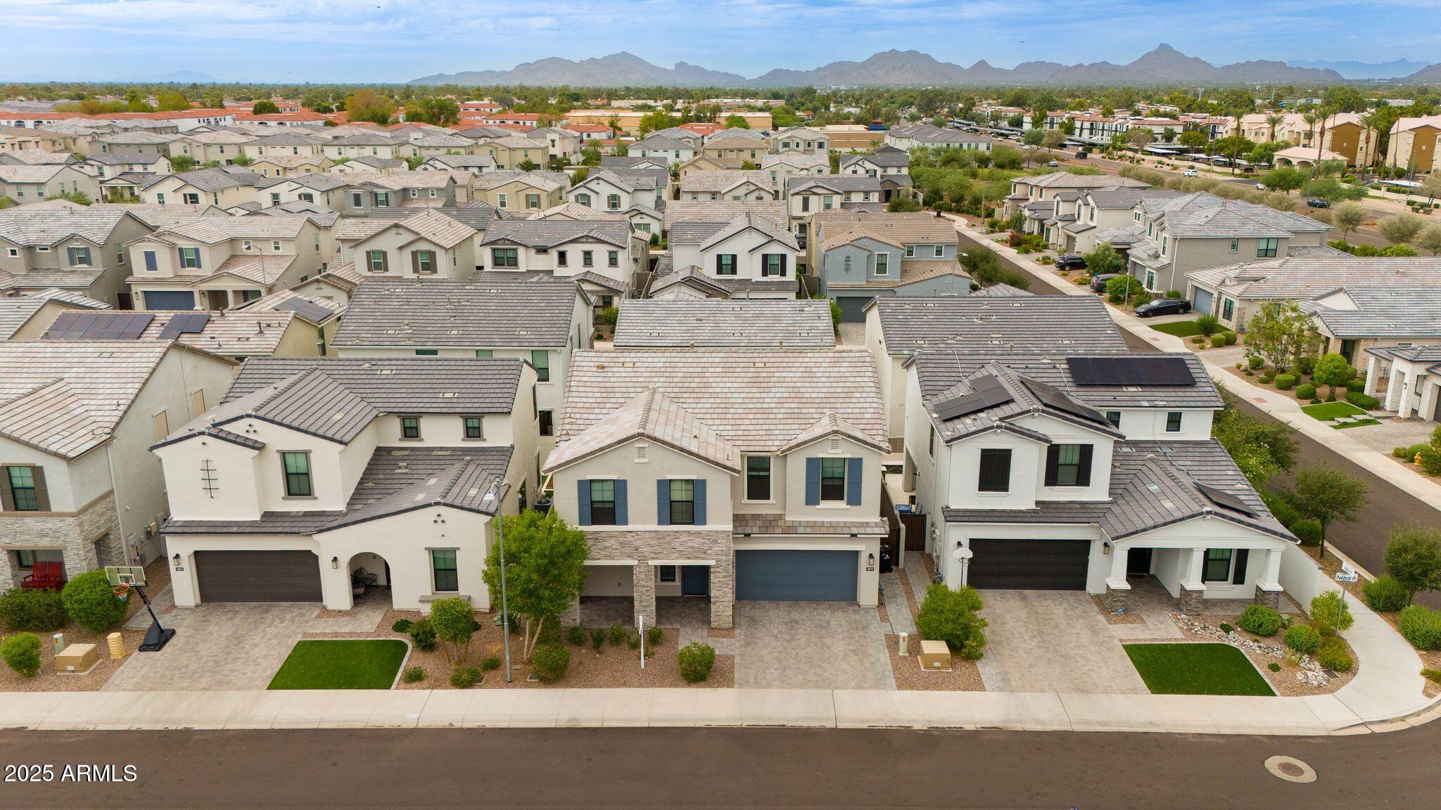 4819 E PADDOCK Place