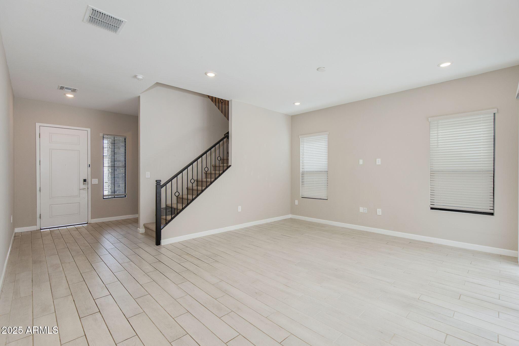 4819 E PADDOCK Place