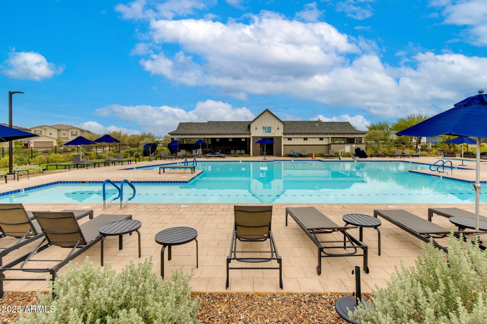 4819 E PADDOCK Place