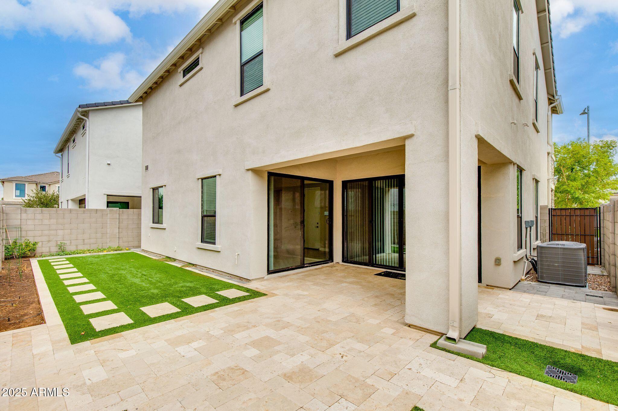 4819 E PADDOCK Place