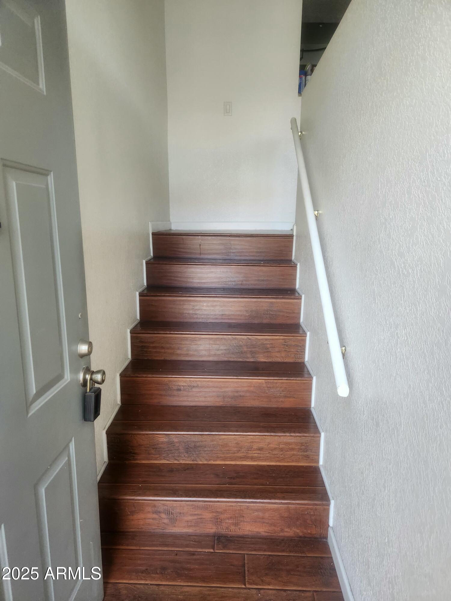 1820 E MORTEN Avenue, 207