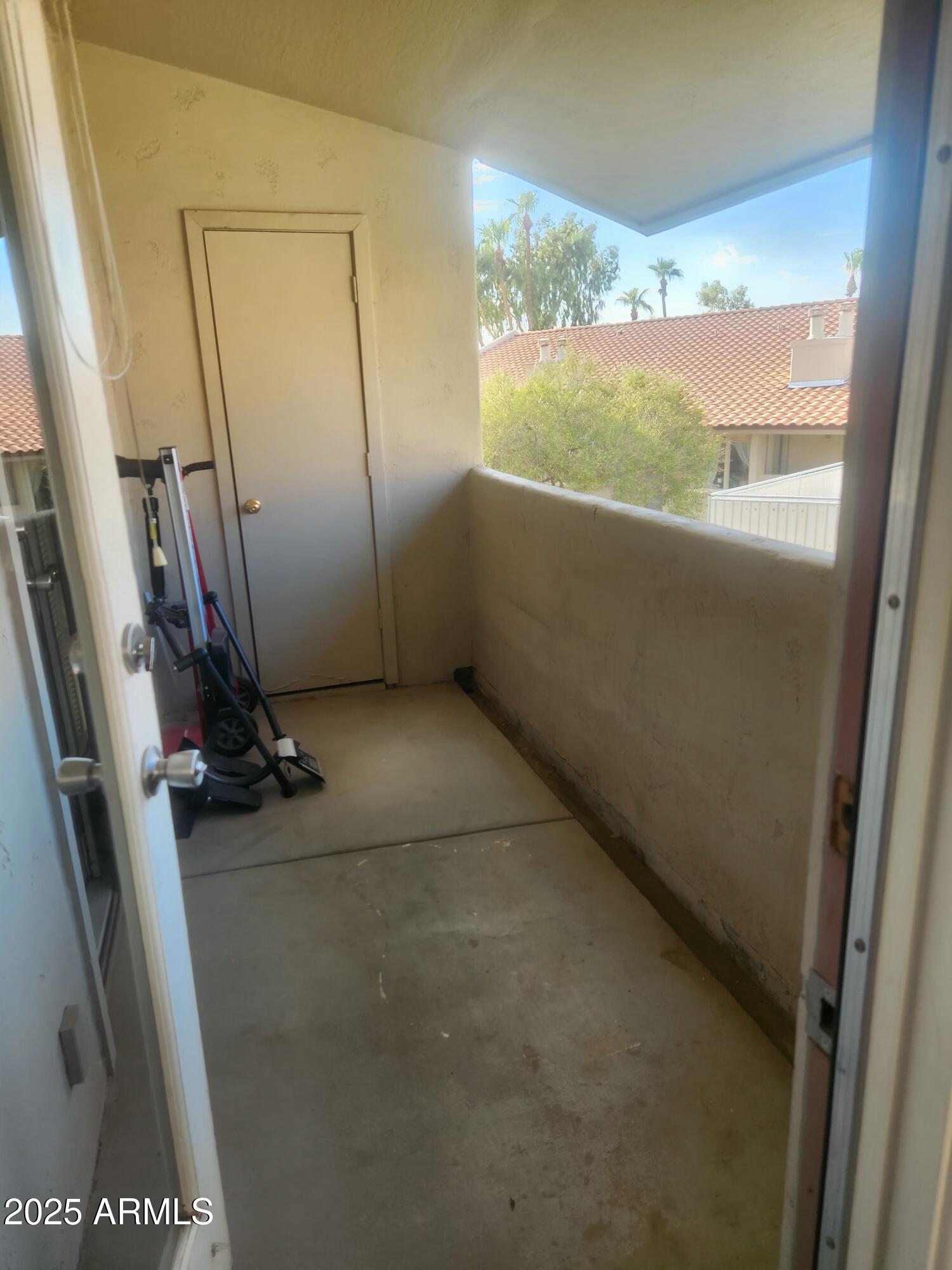 1820 E MORTEN Avenue, 207