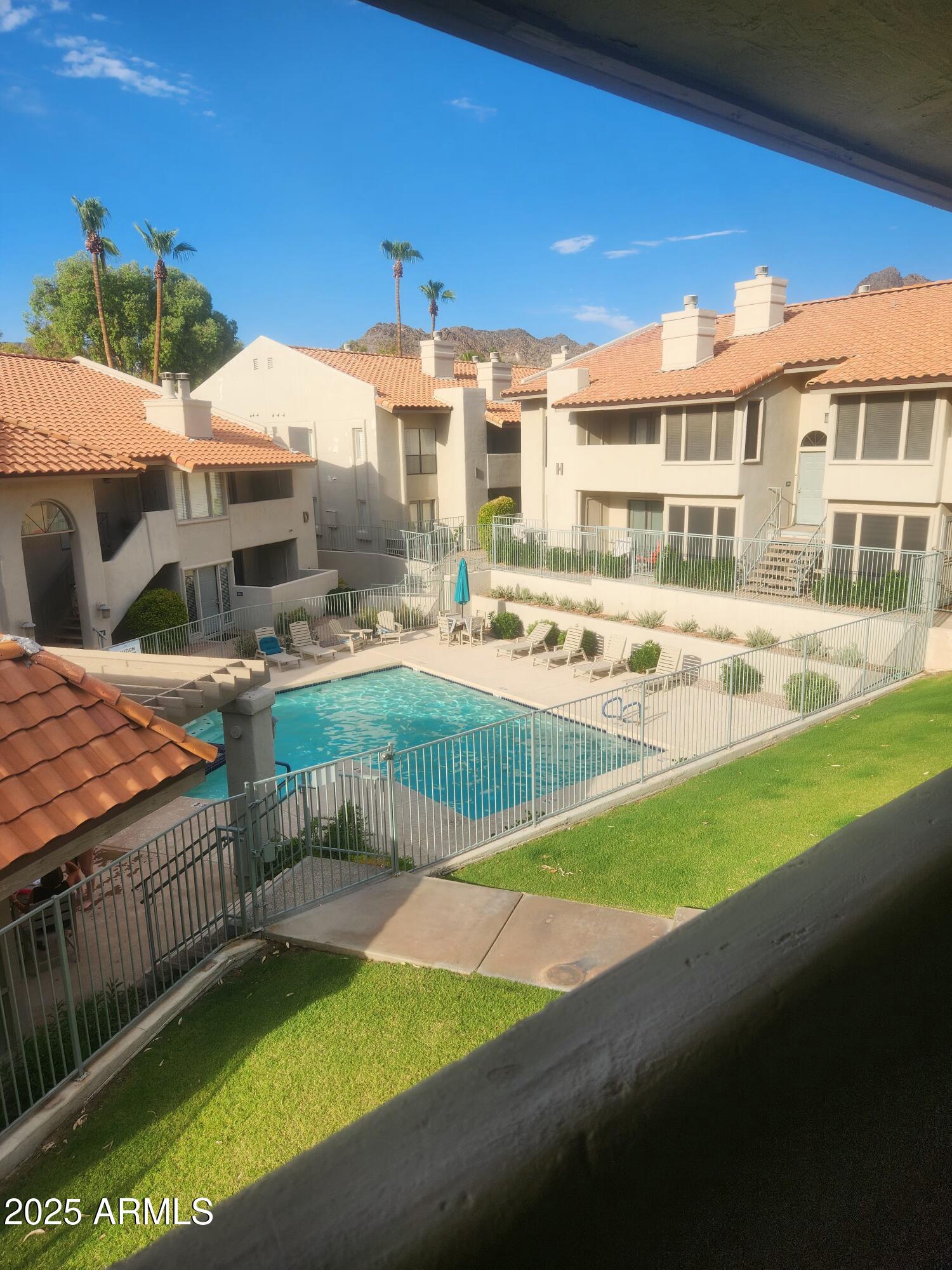 1820 E MORTEN Avenue, 207