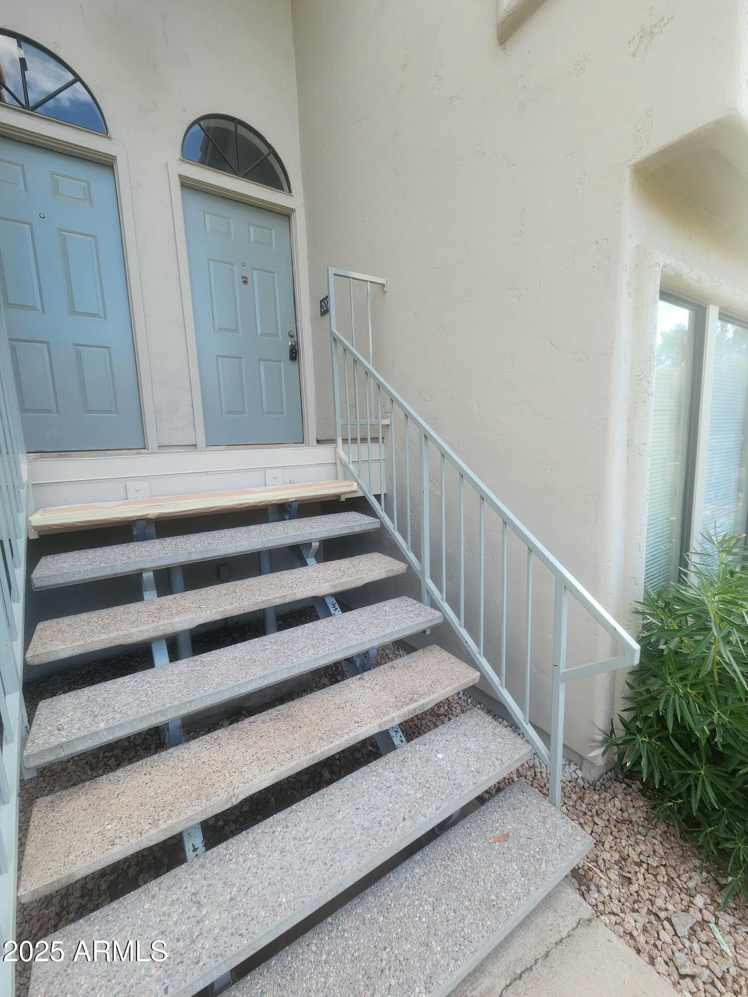 1820 E MORTEN Avenue, 207