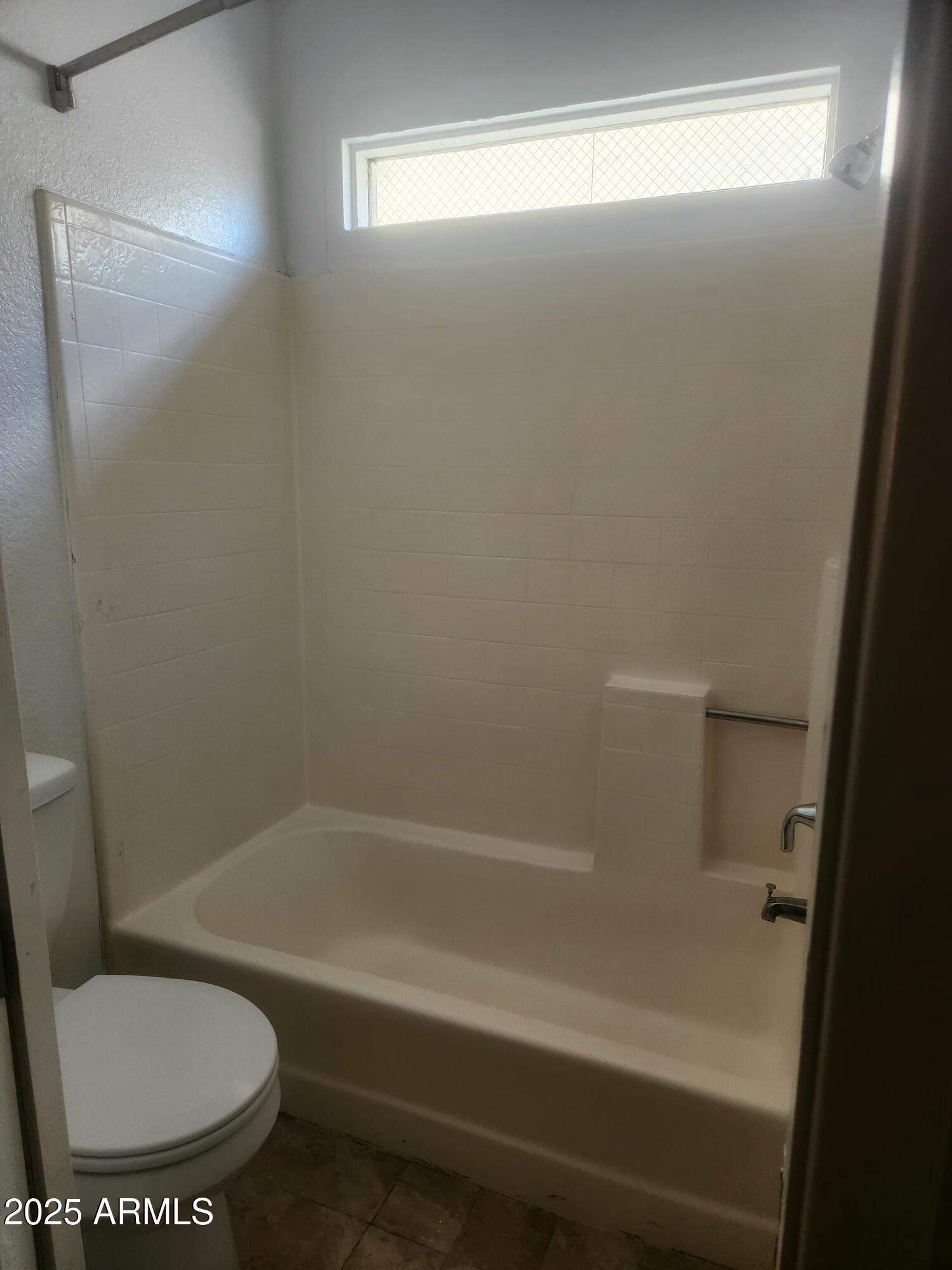 1820 E MORTEN Avenue, 207