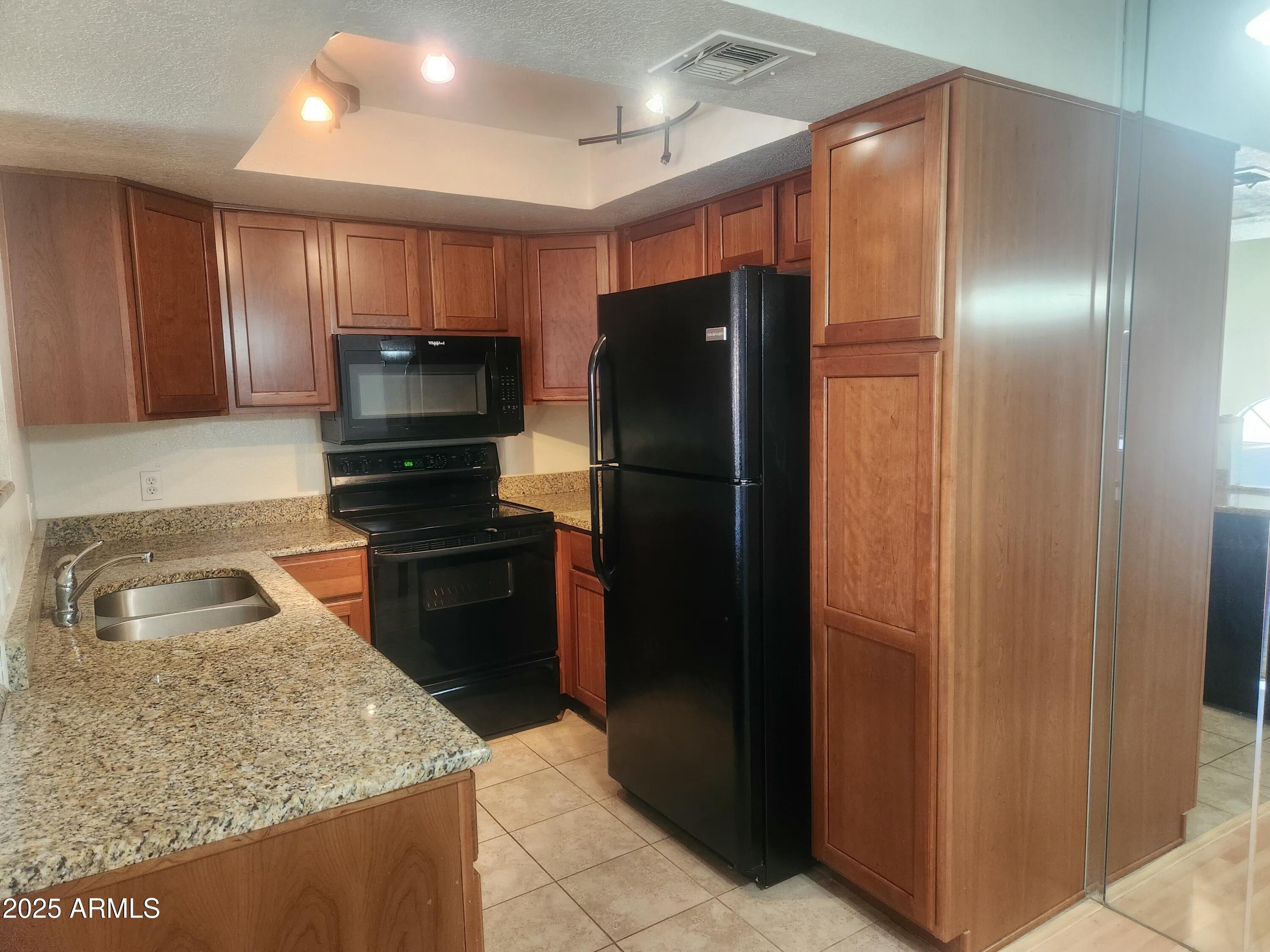 1820 E MORTEN Avenue, 207