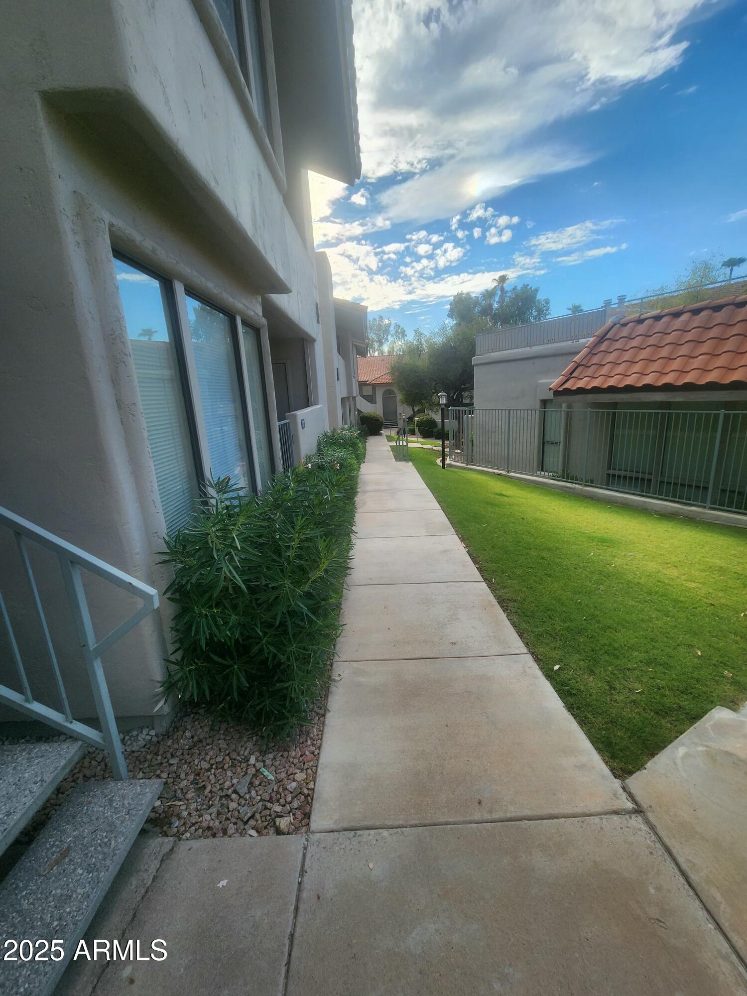 1820 E MORTEN Avenue, 207