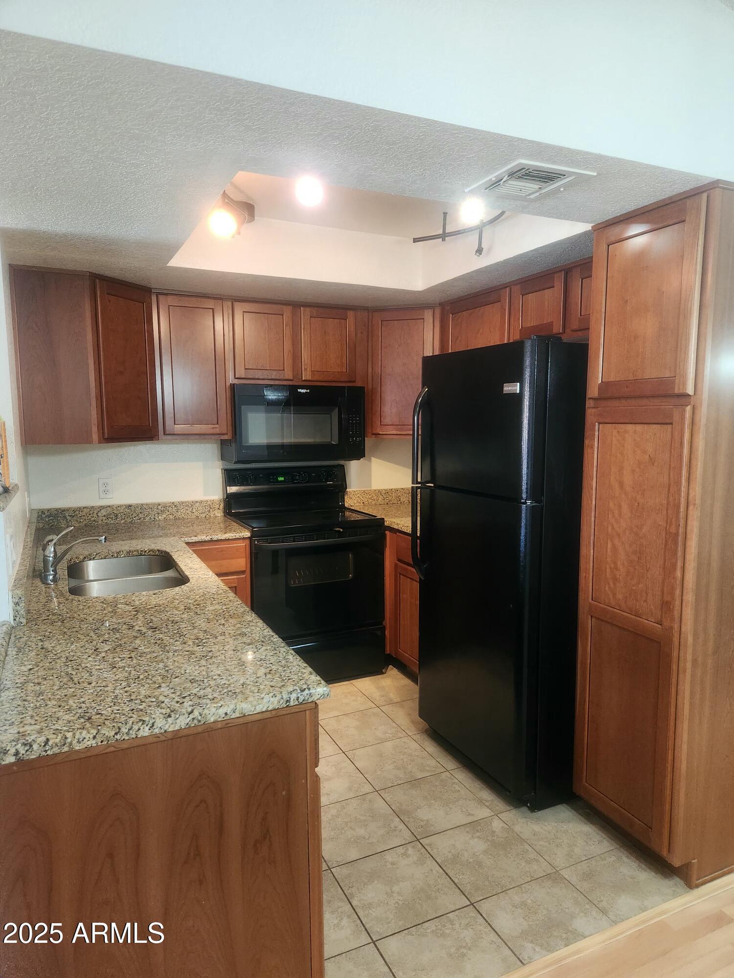 1820 E MORTEN Avenue, 207