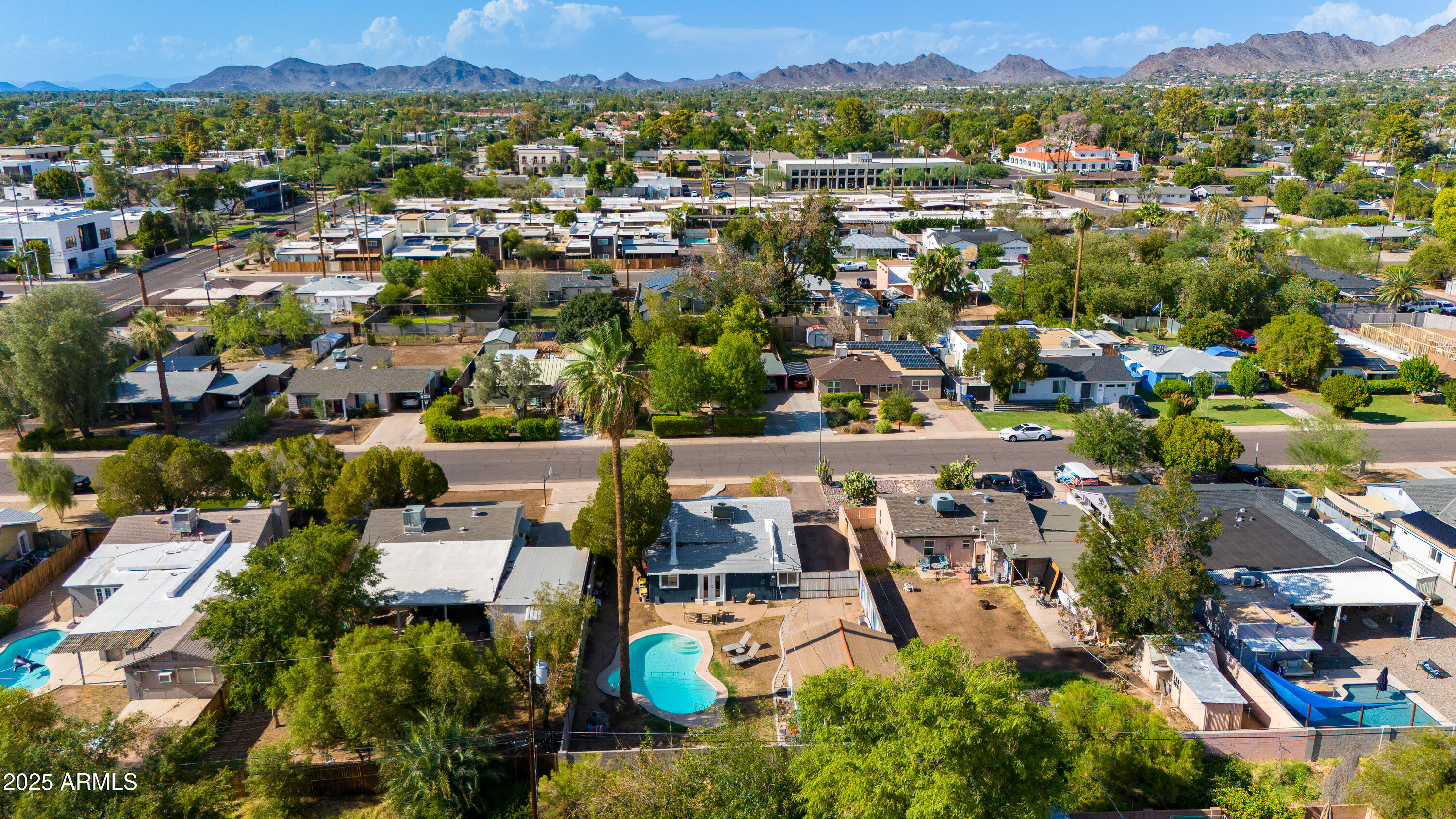 1221 E OREGON Avenue