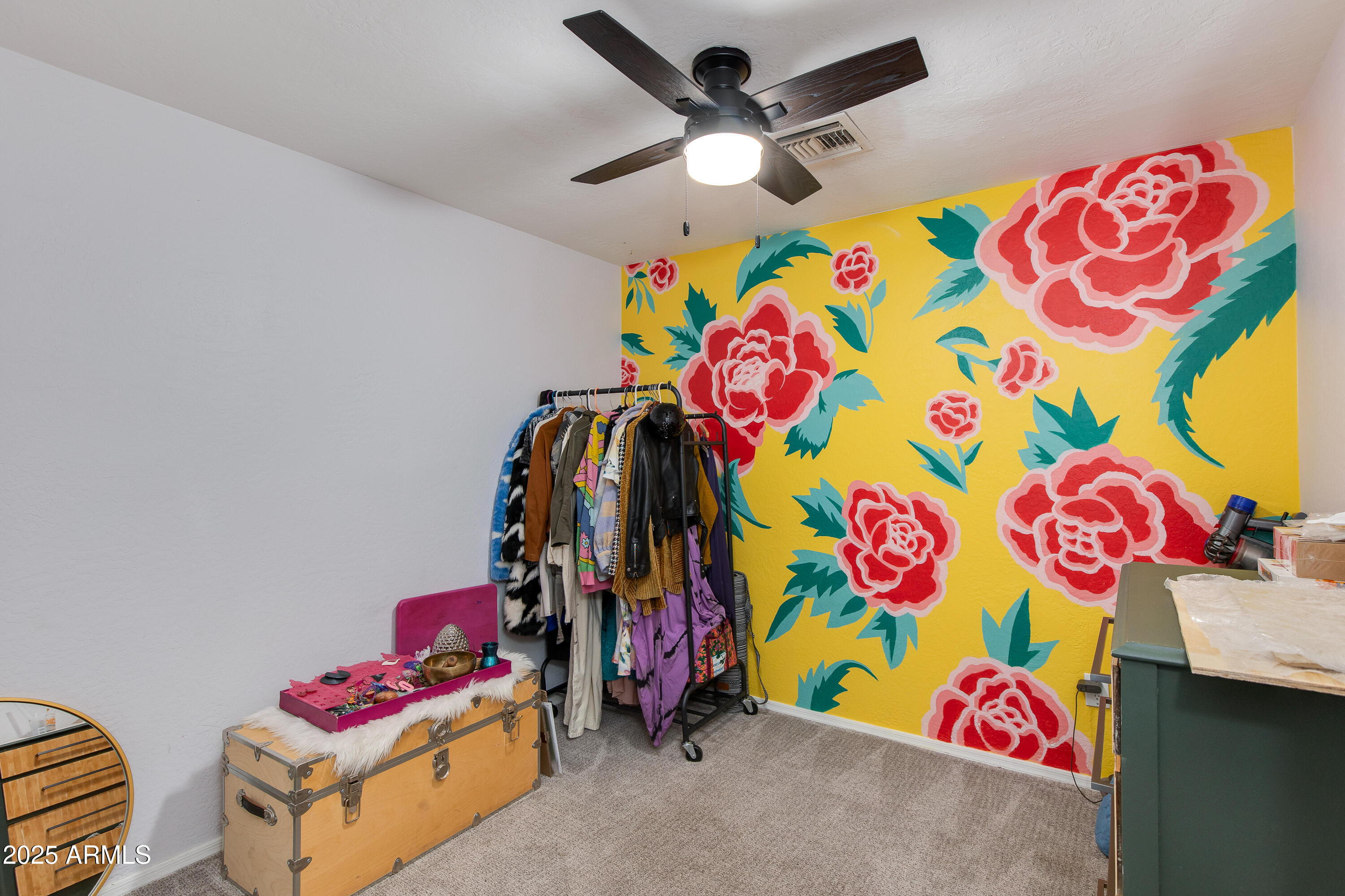 1221 E OREGON Avenue