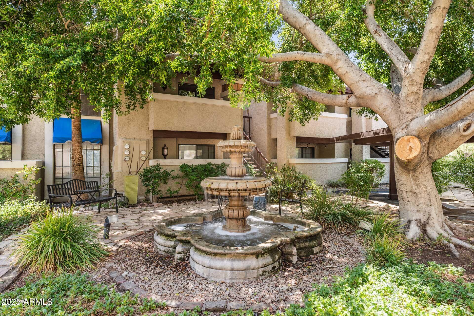 7557 N DREAMY DRAW Drive, 250