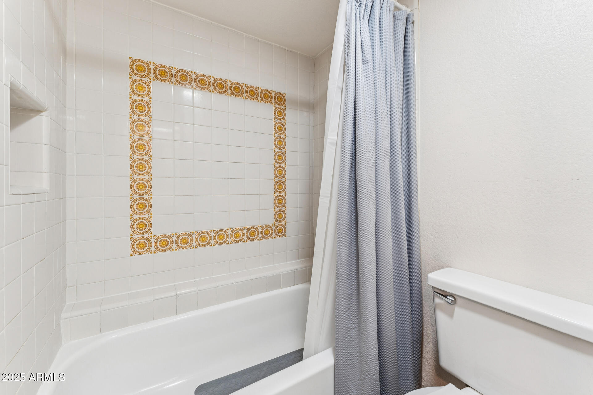 7557 N DREAMY DRAW Drive, 250