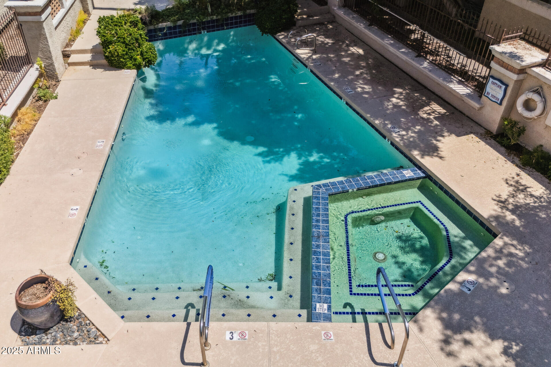 7557 N DREAMY DRAW Drive, 250