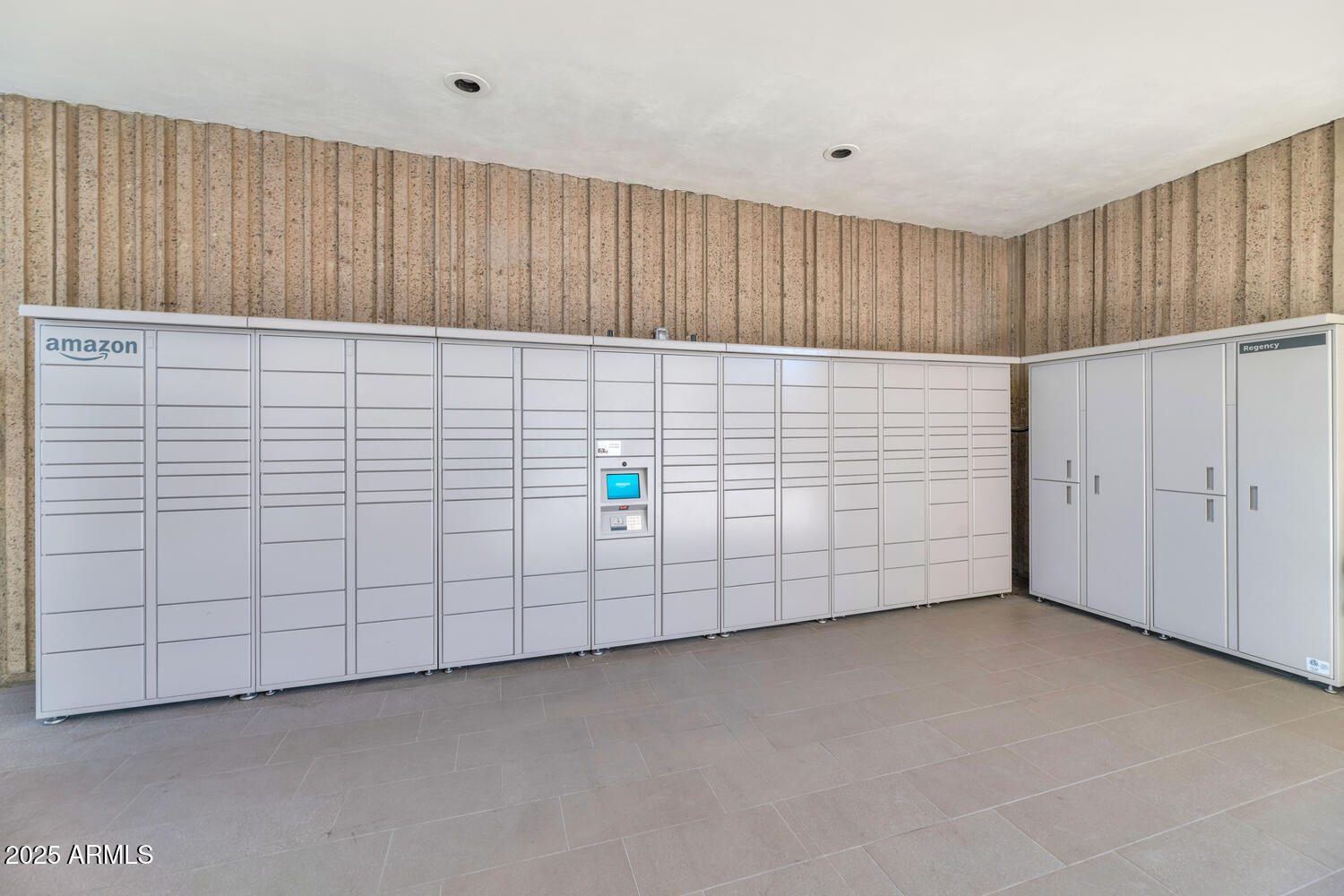 2323 N CENTRAL Avenue, 502