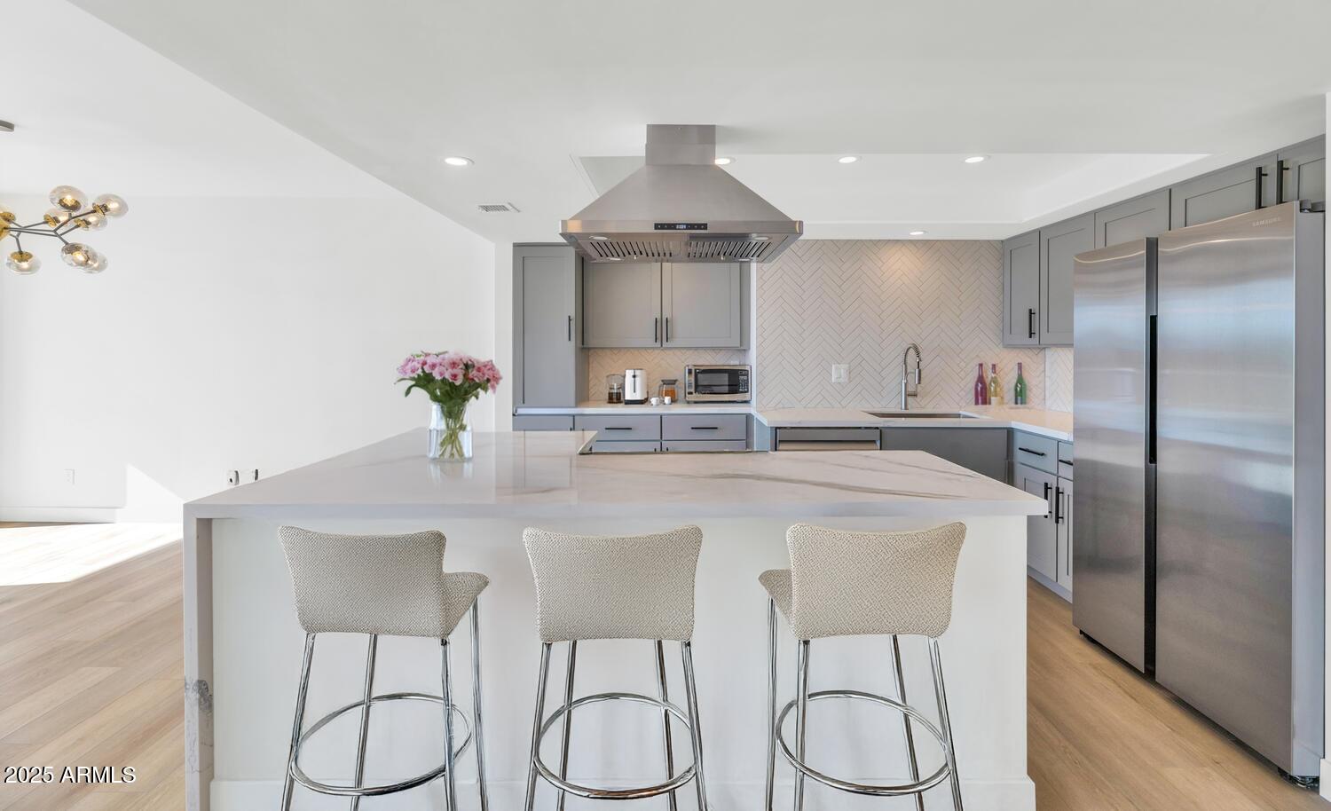 2323 N CENTRAL Avenue, 502