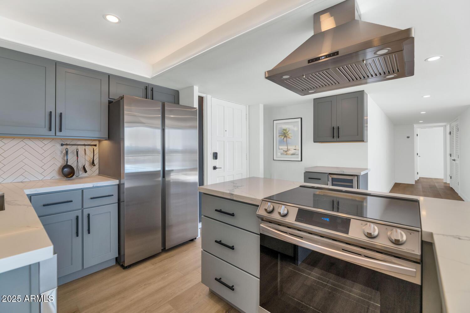 2323 N CENTRAL Avenue, 502