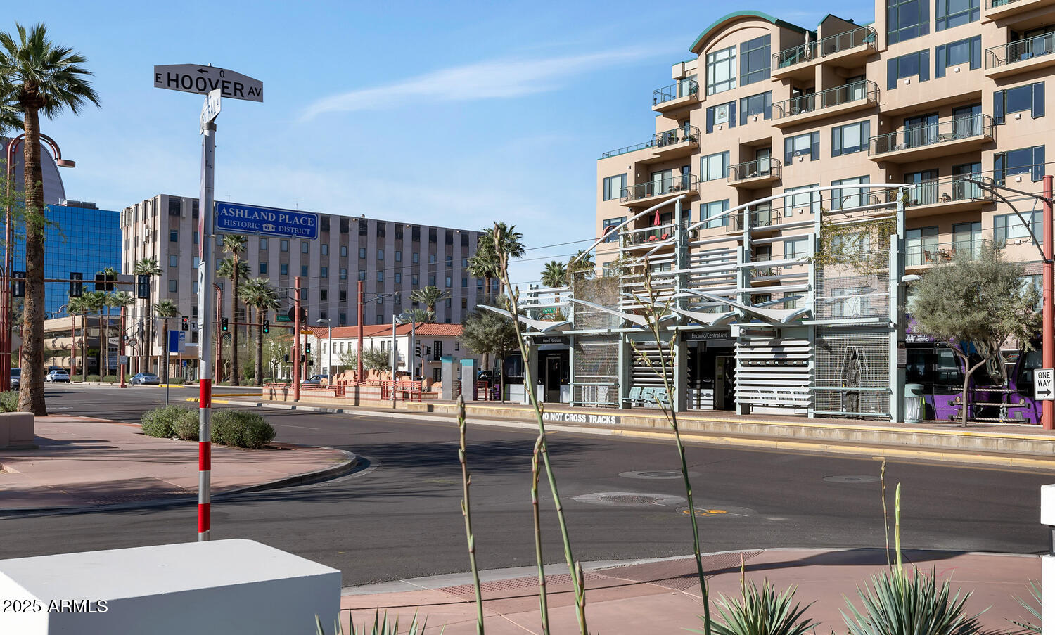 2323 N CENTRAL Avenue, 502