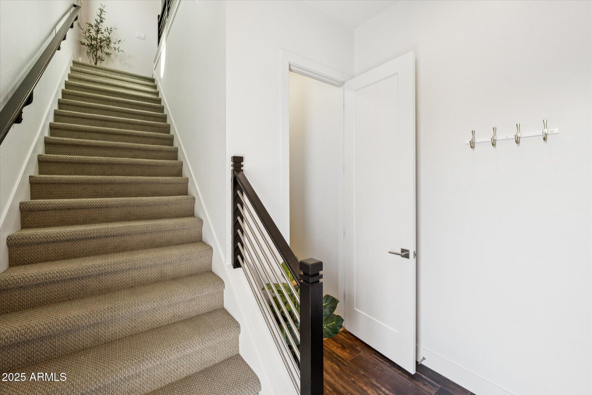 6565 E THOMAS Road, 1047