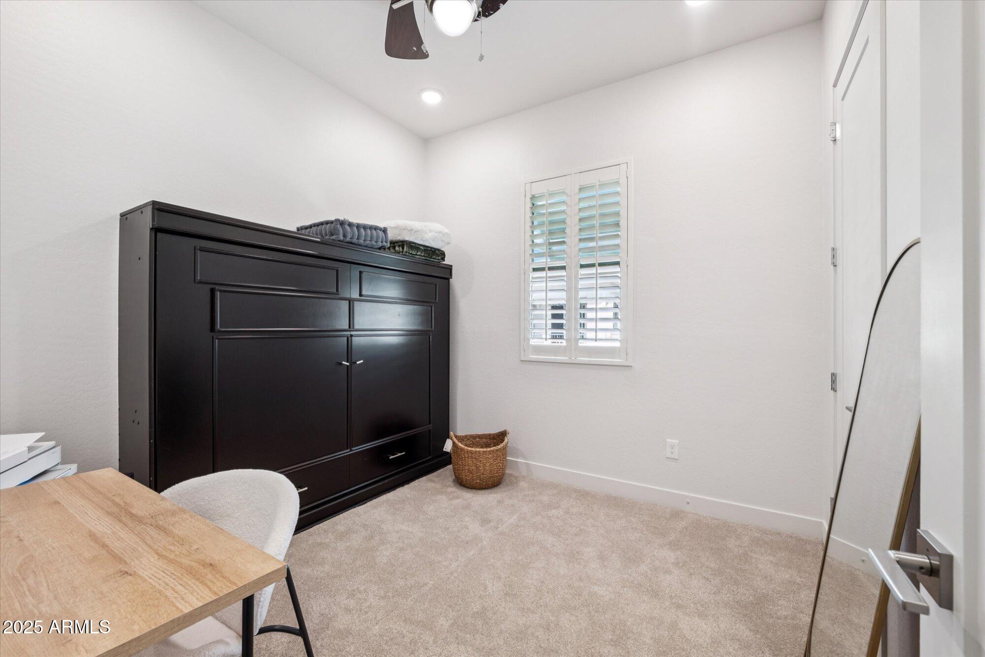 6565 E THOMAS Road, 1047