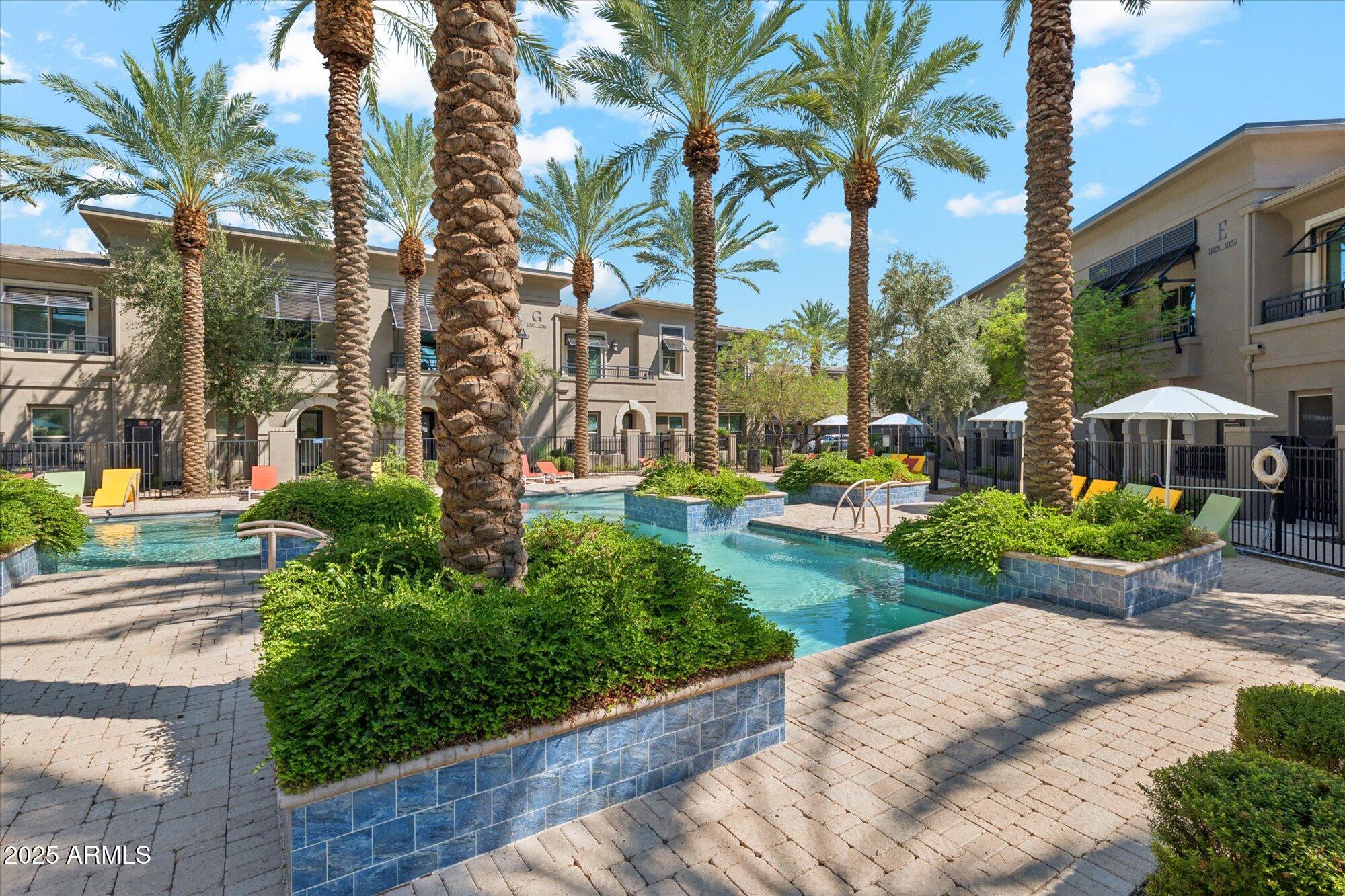 6565 E THOMAS Road, 1047