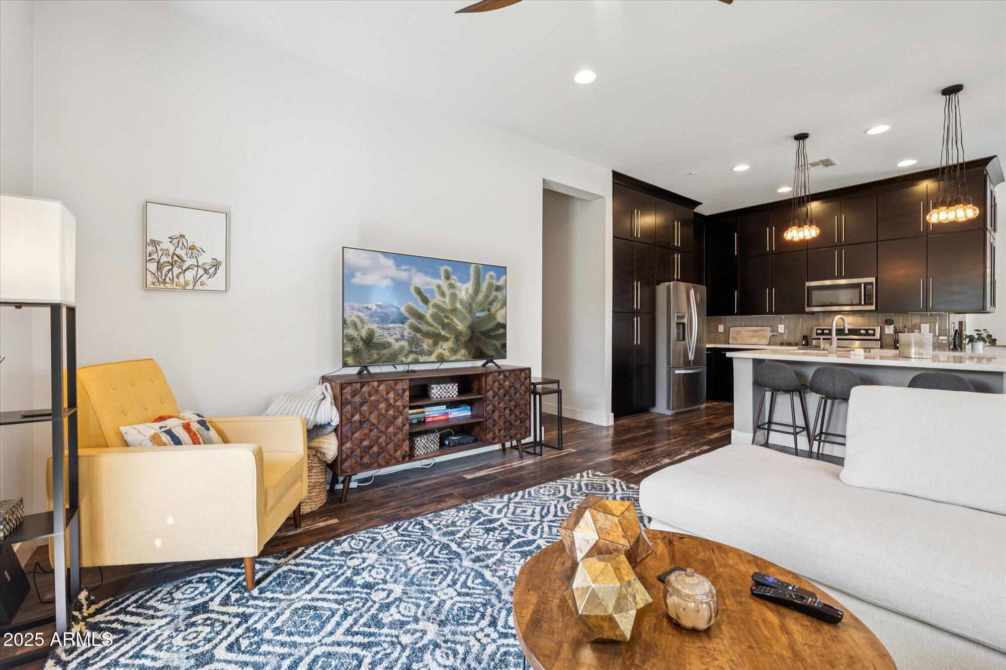 6565 E THOMAS Road, 1047