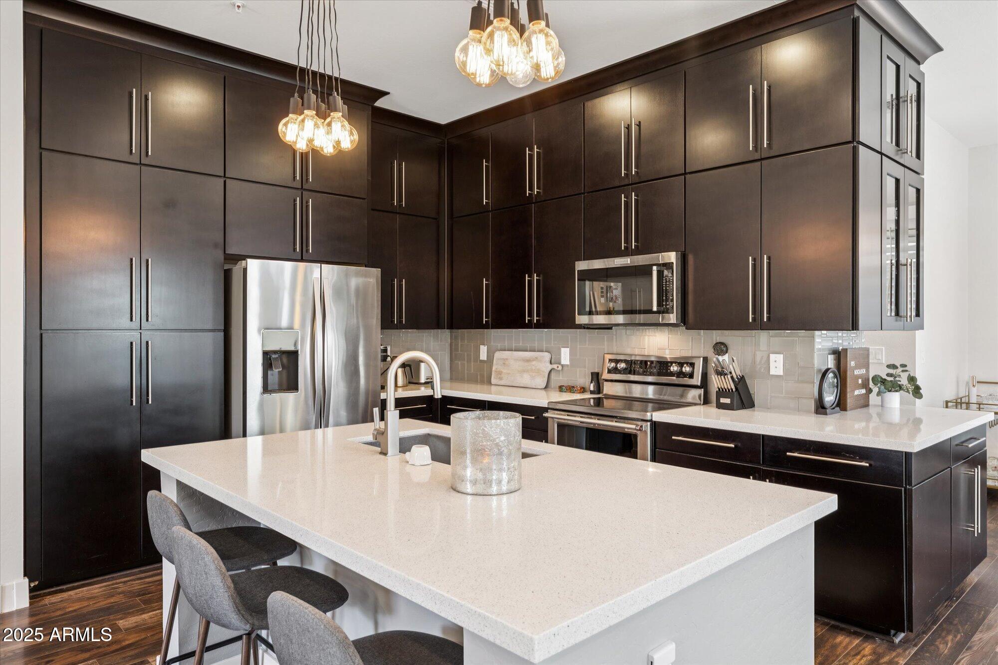 6565 E THOMAS Road, 1047