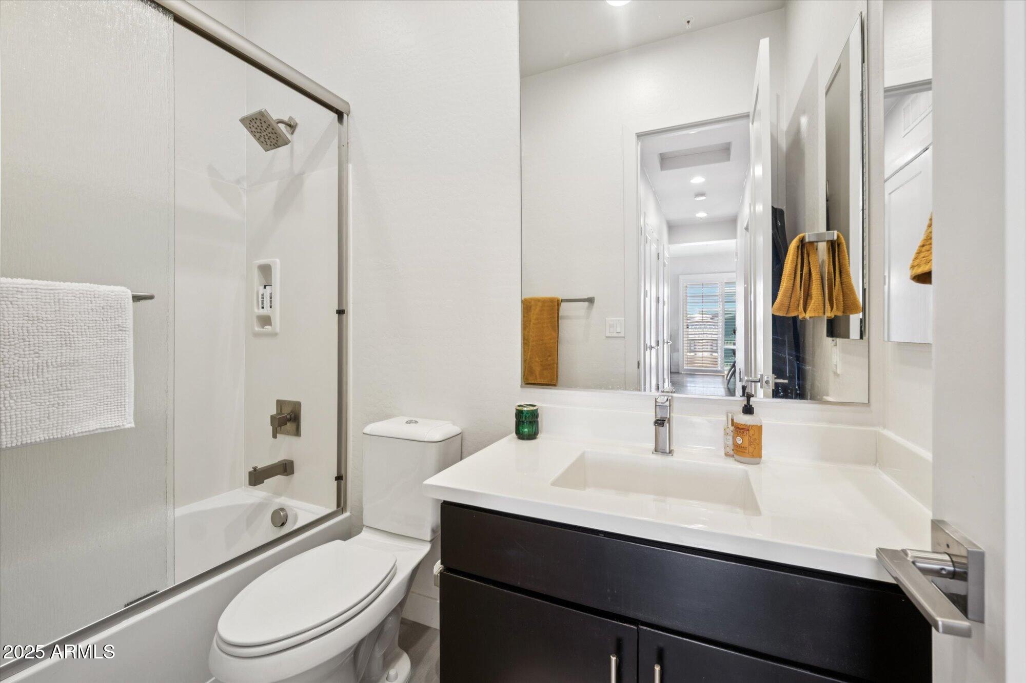 6565 E THOMAS Road, 1047