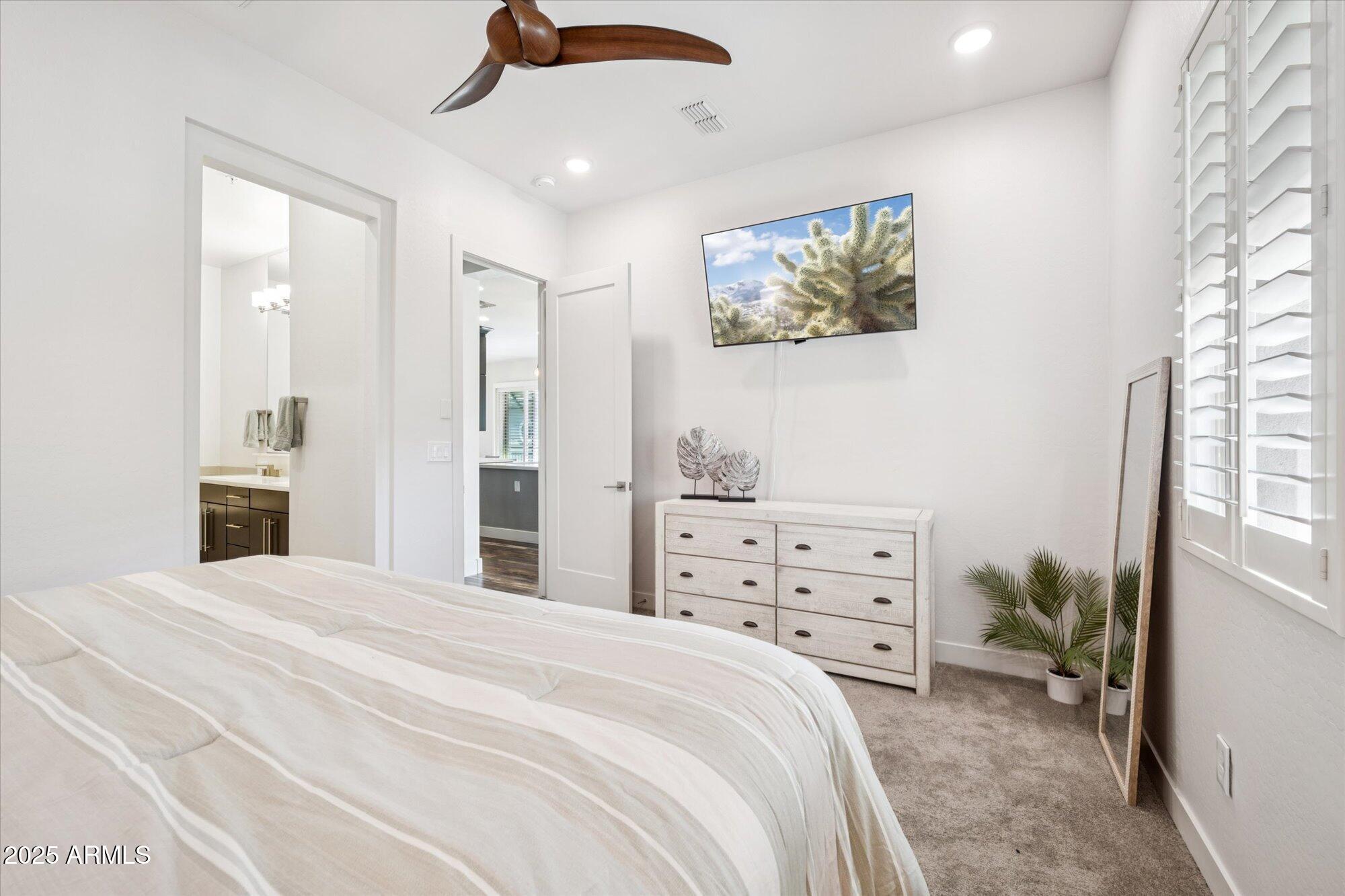 6565 E THOMAS Road, 1047