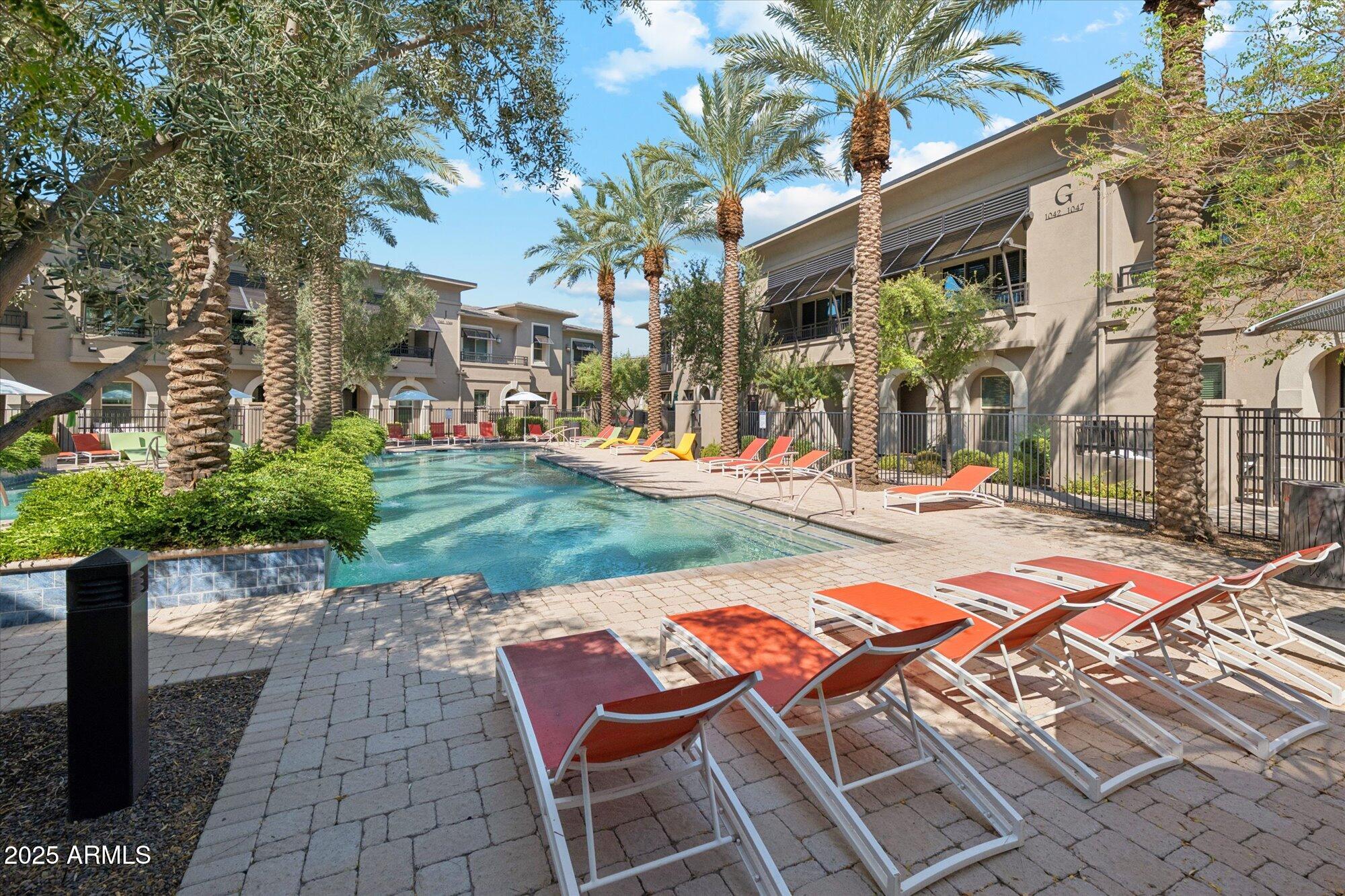 6565 E THOMAS Road, 1047