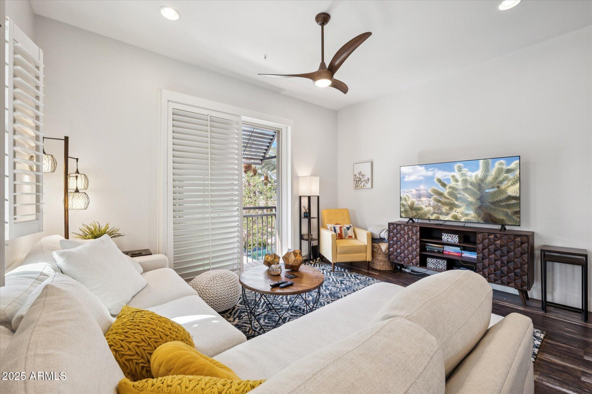 6565 E THOMAS Road, 1047