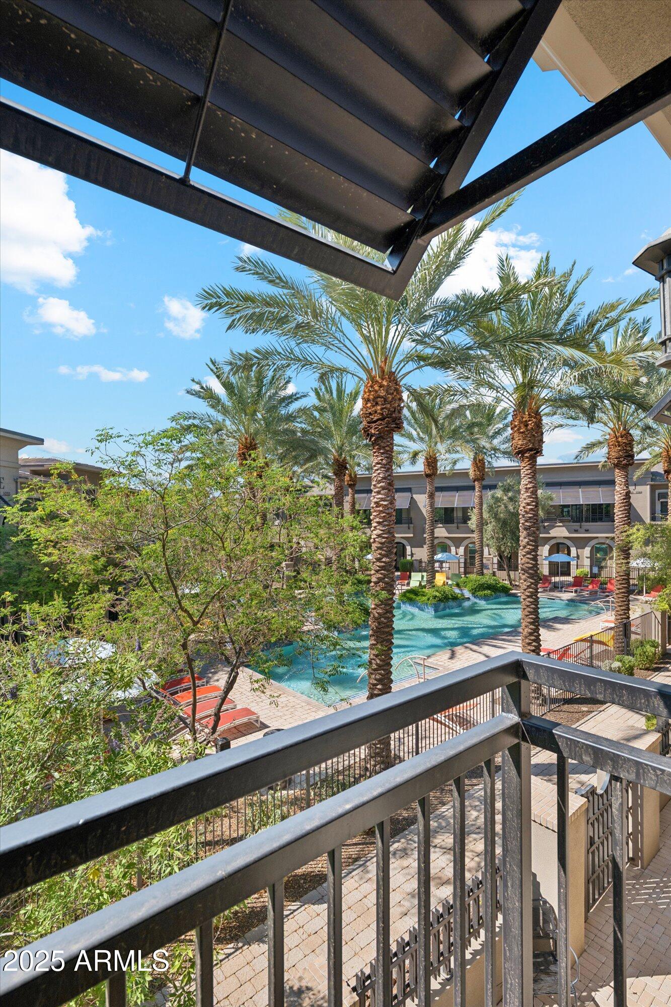 6565 E THOMAS Road, 1047