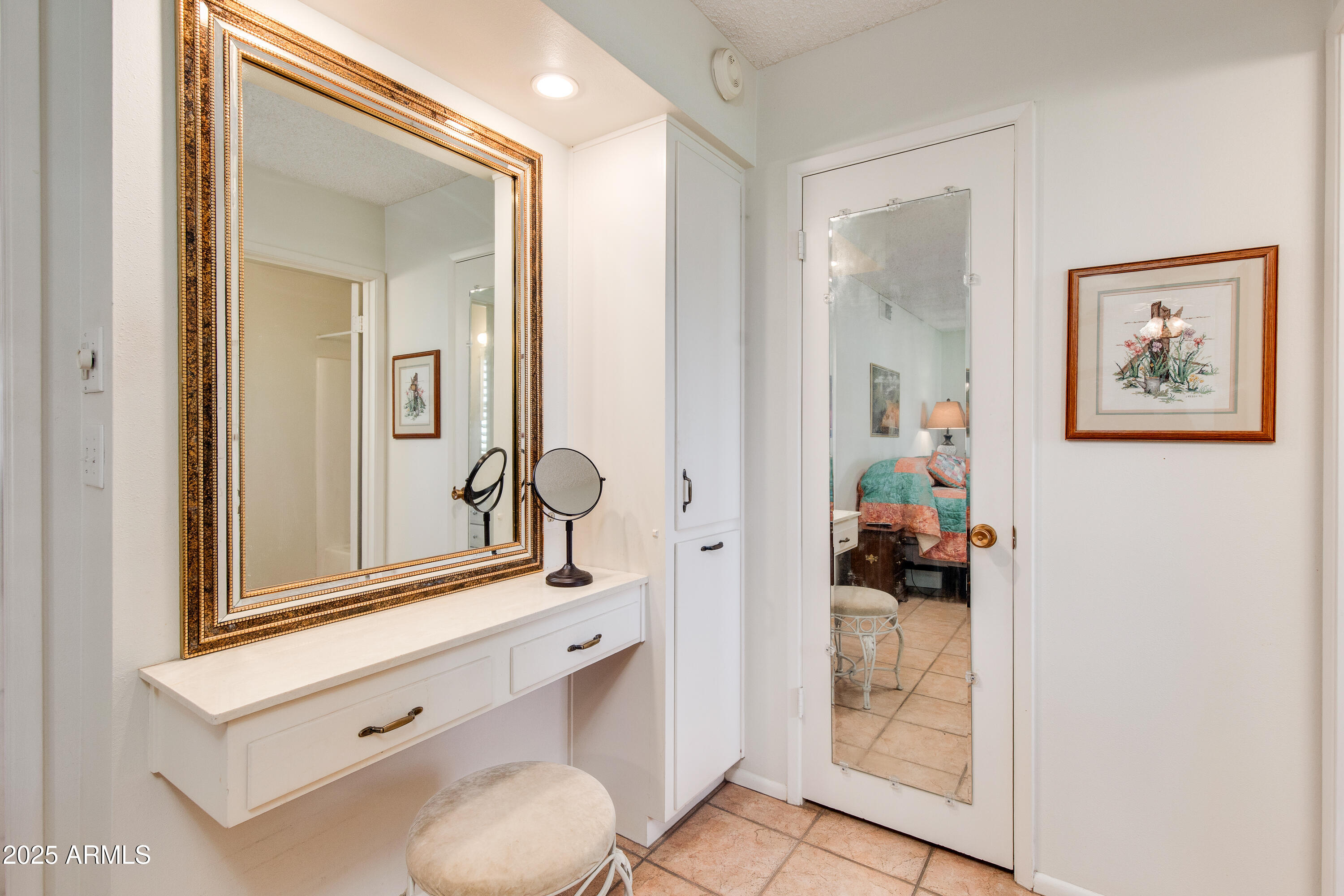 10222 W MOUNTAIN VIEW Road