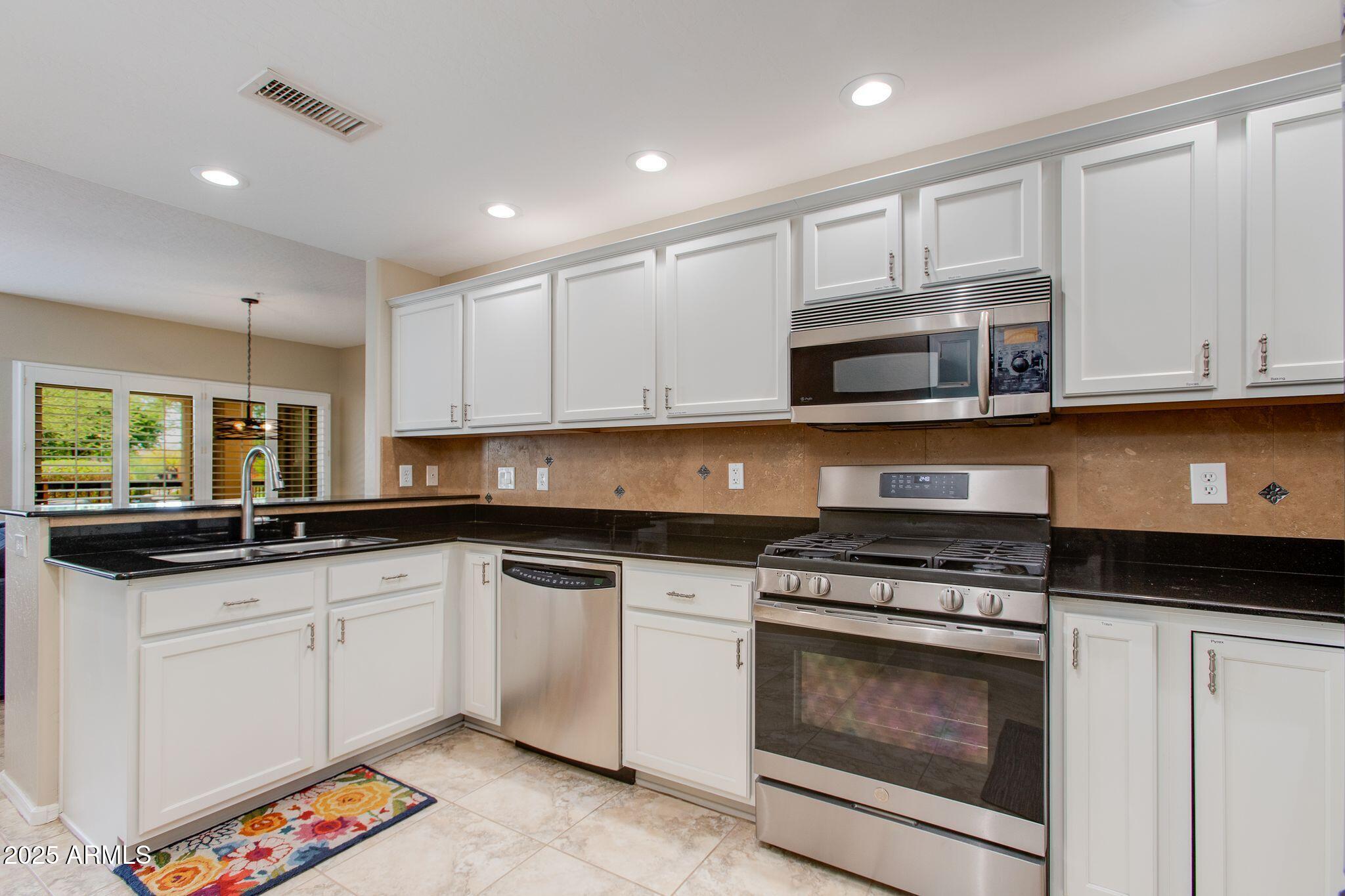 19700 N 76TH Street, 1188