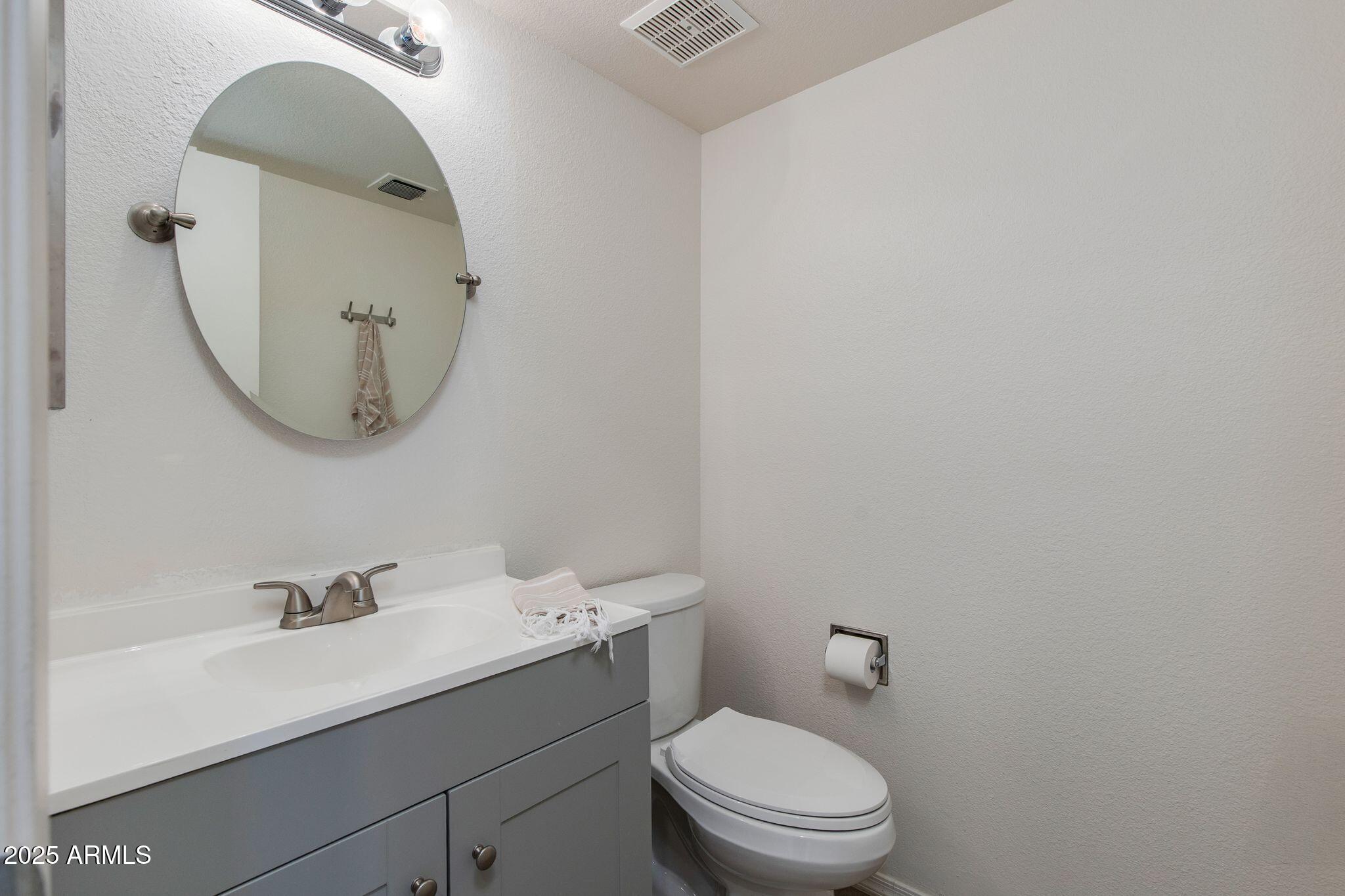 5219 N 24TH Street, 204