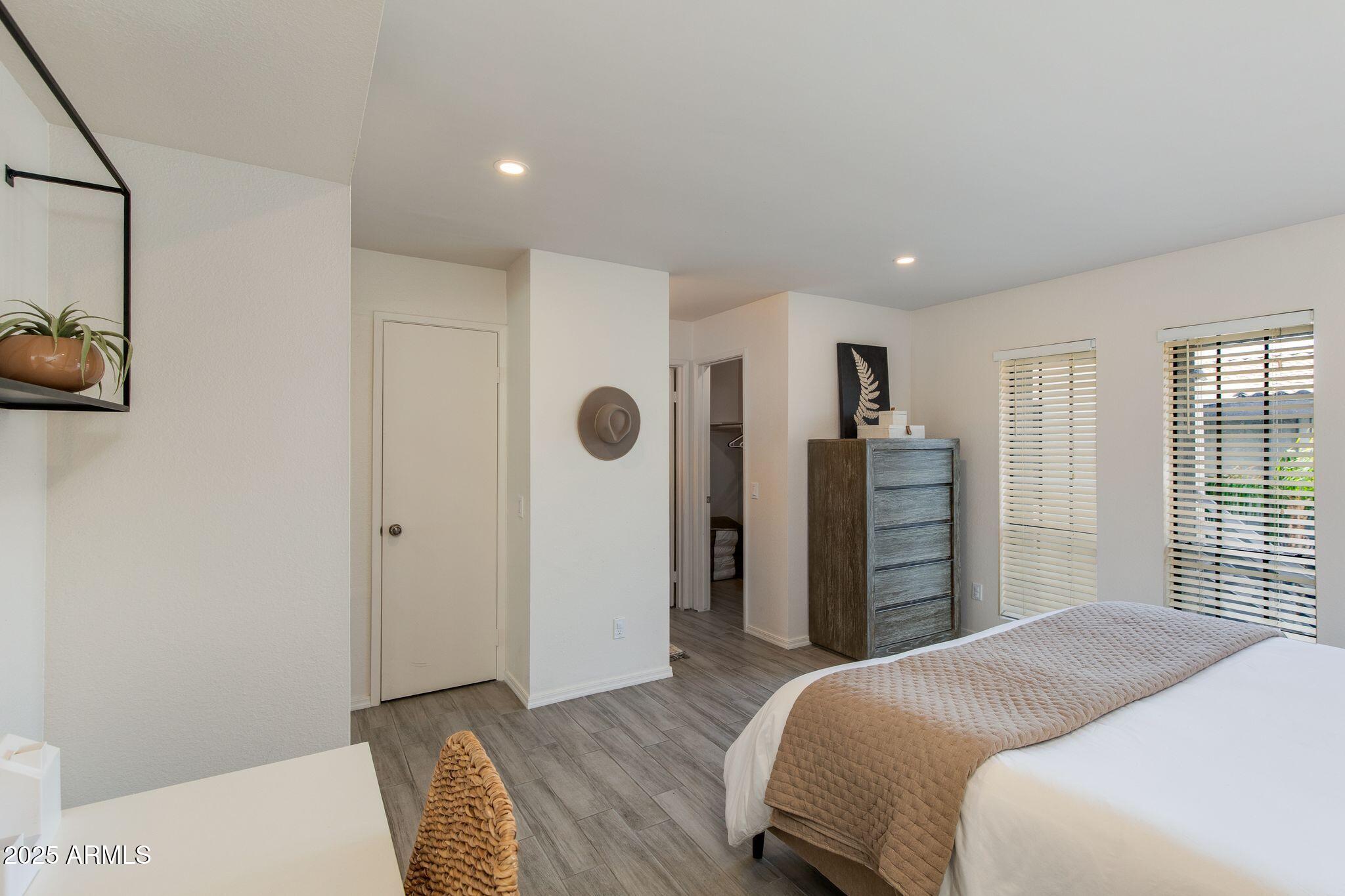 5219 N 24TH Street, 204